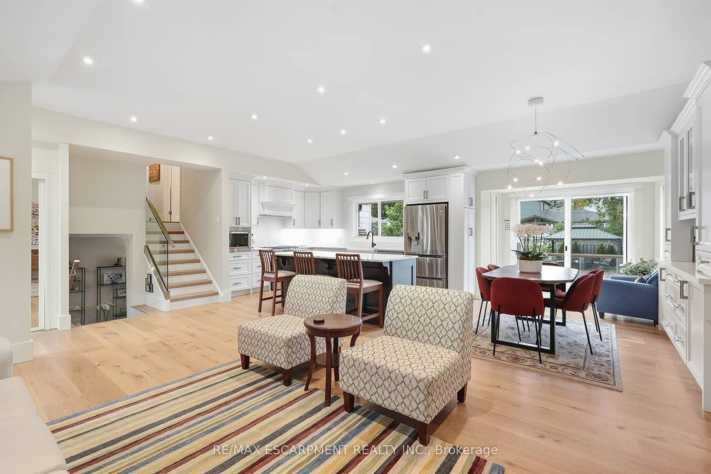 502 Karen Drive, Burlington, ON L7R 3J1
