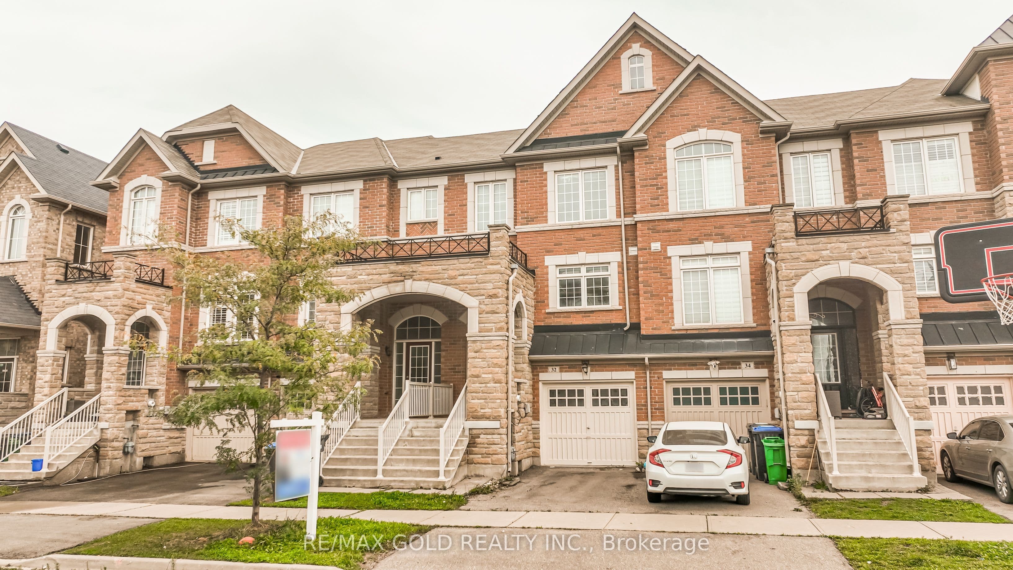 32 Rockman Crescent, Brampton, ON L7A 4B4