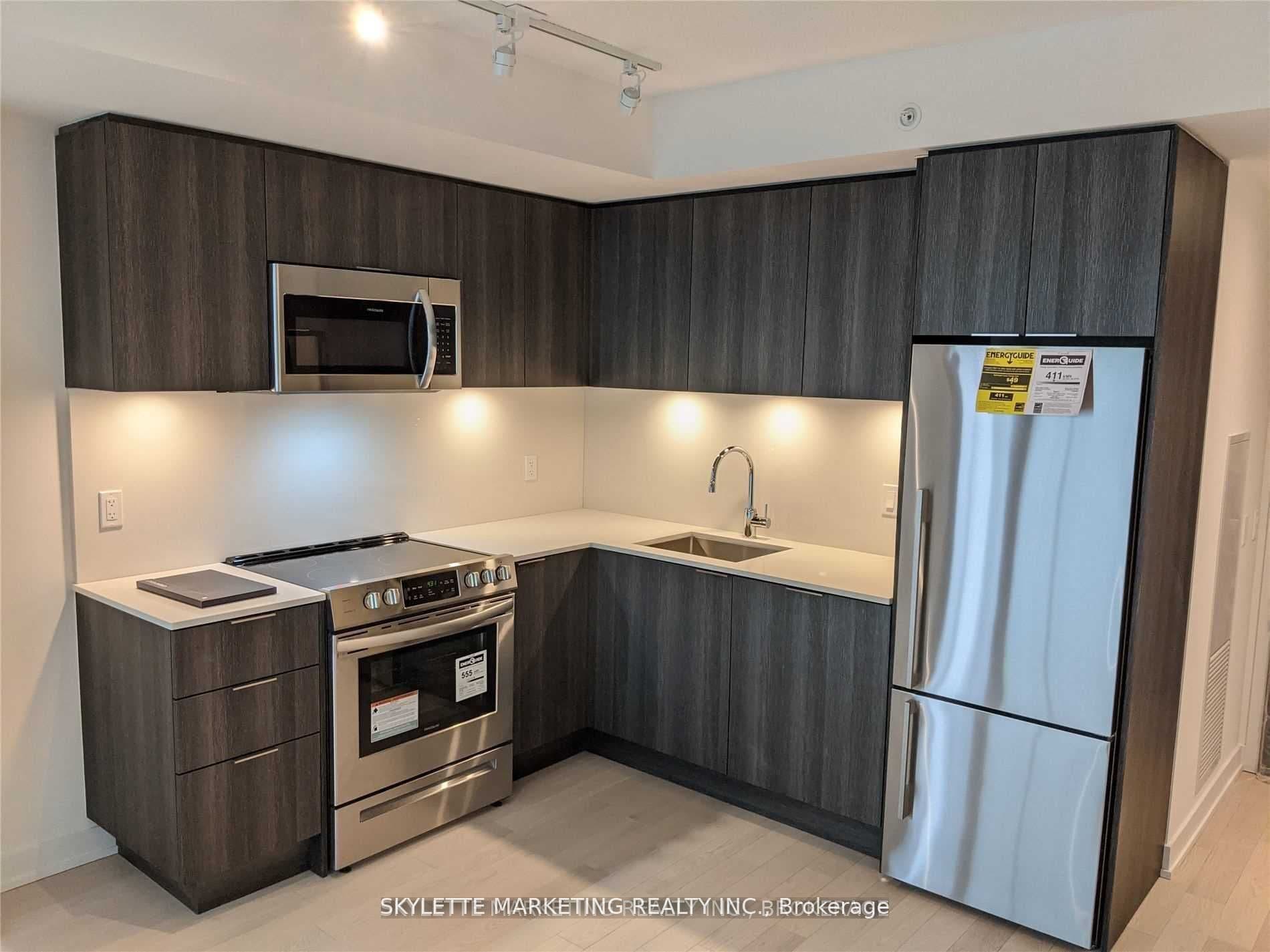 25 Richmond Street E 1011, Toronto, ON M5C 0A6