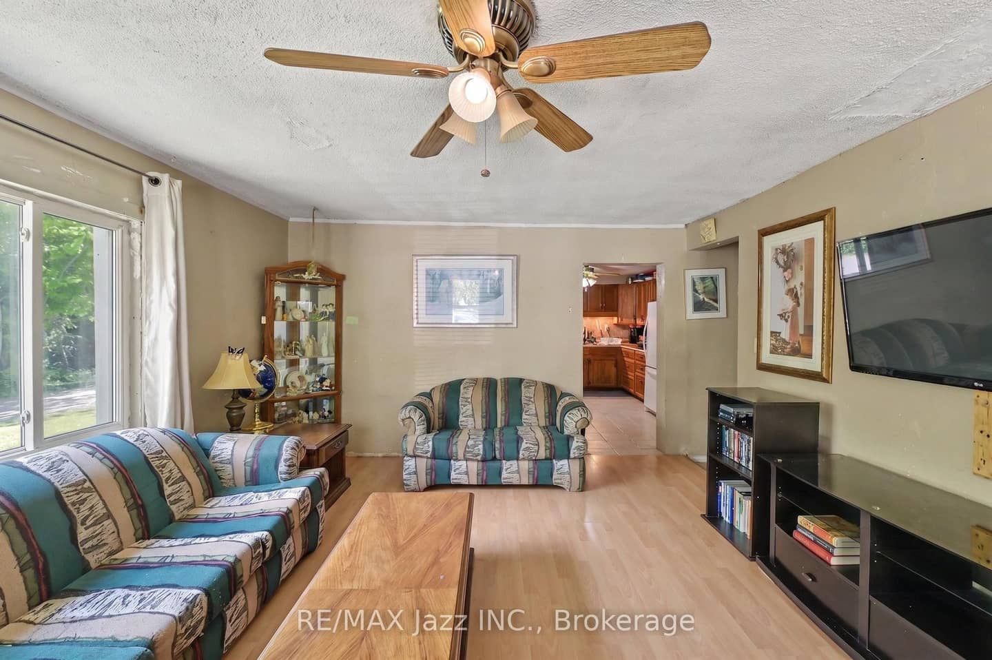 4 Hubbard Street, Georgina, ON L0E 1N0