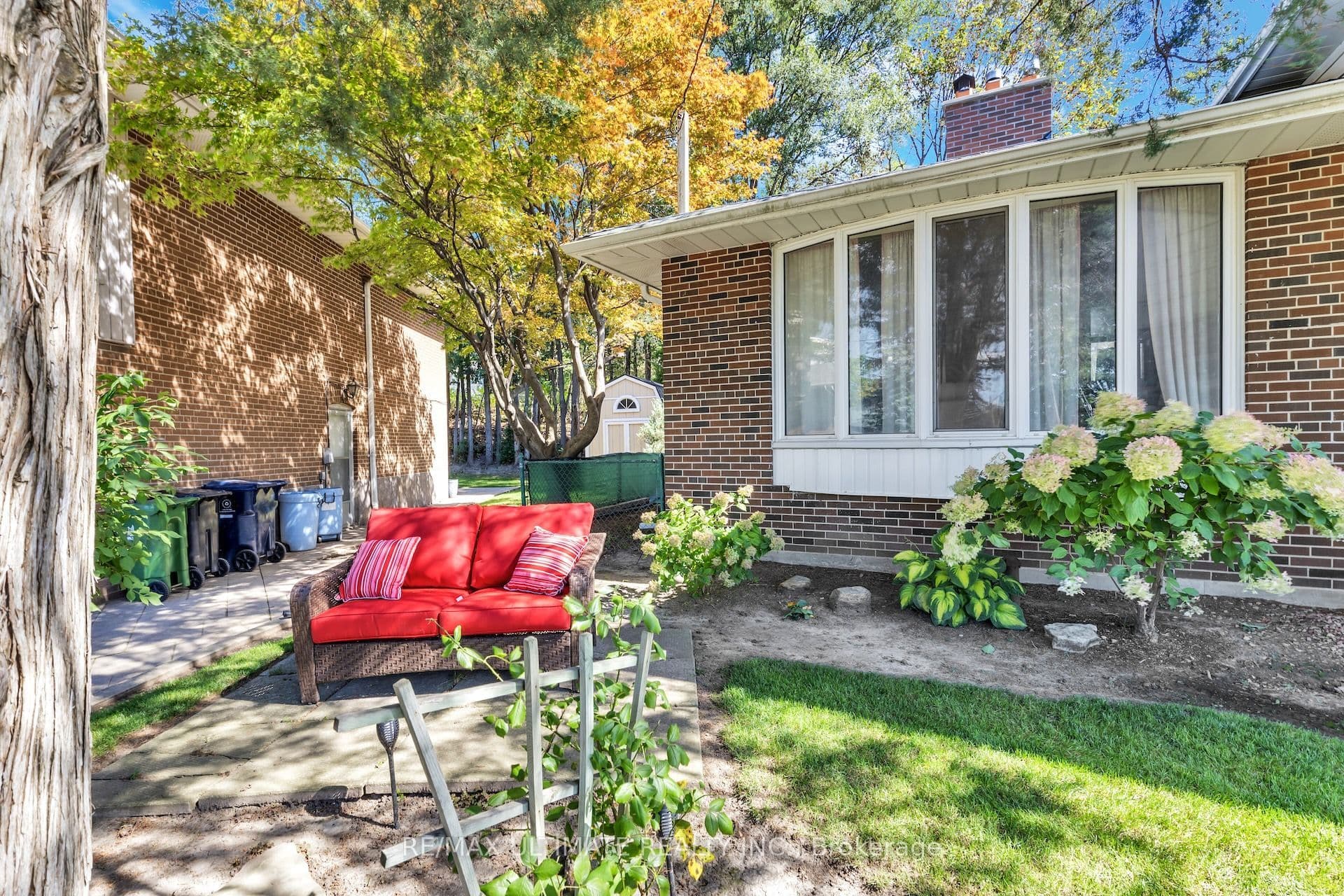 12 Petal Court, Toronto, ON M4A 1V8