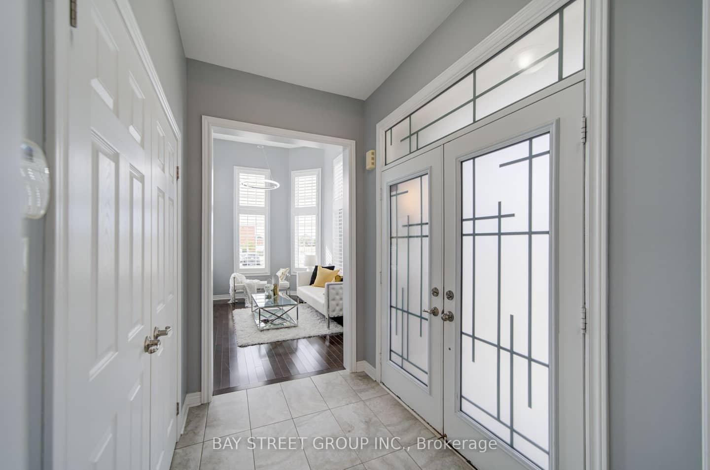 382 Begonia Gardens, Oakville, ON L6M 1L7
