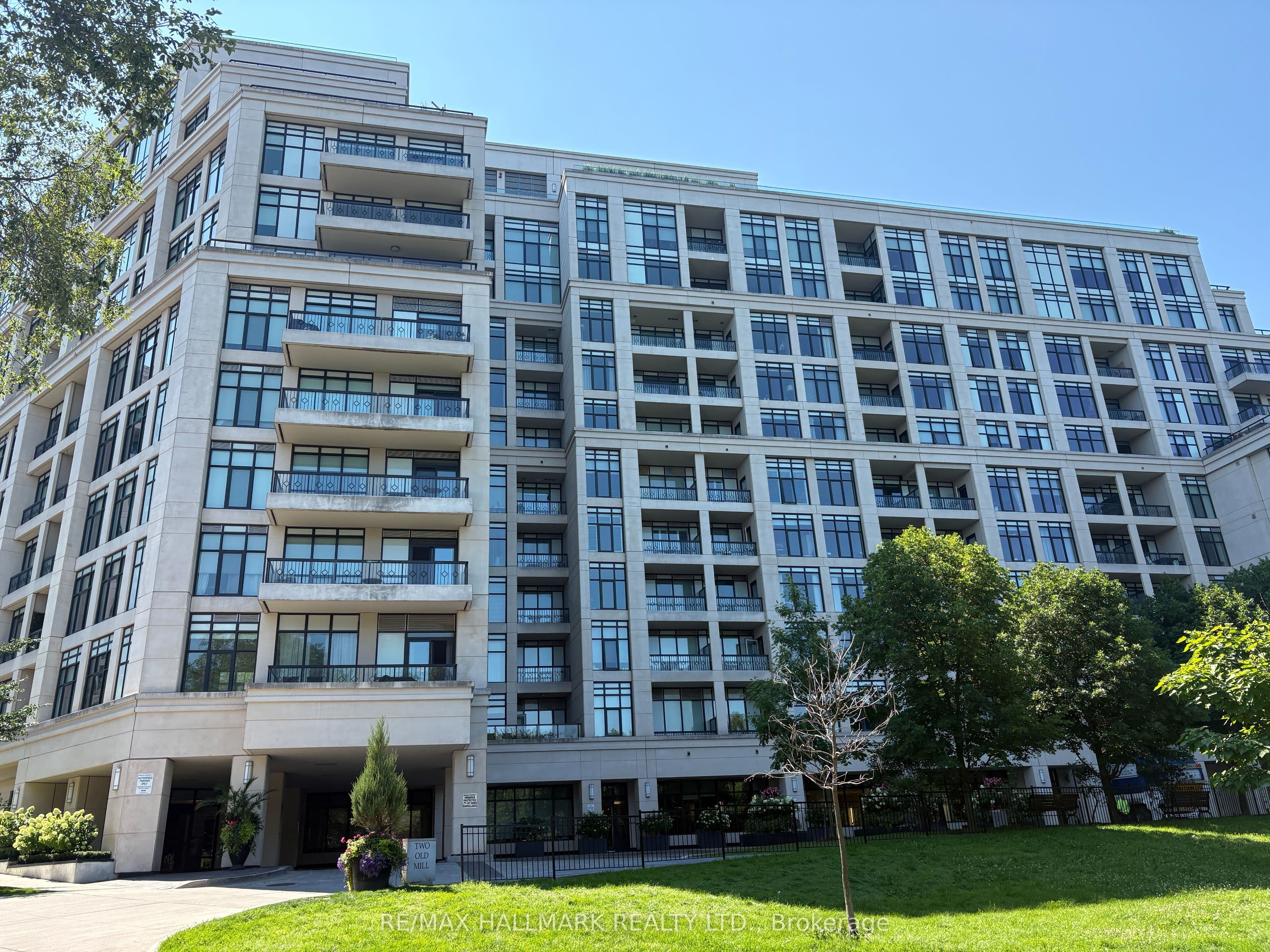 2 Old Mill Drive 712, Toronto, ON M6S 0A2