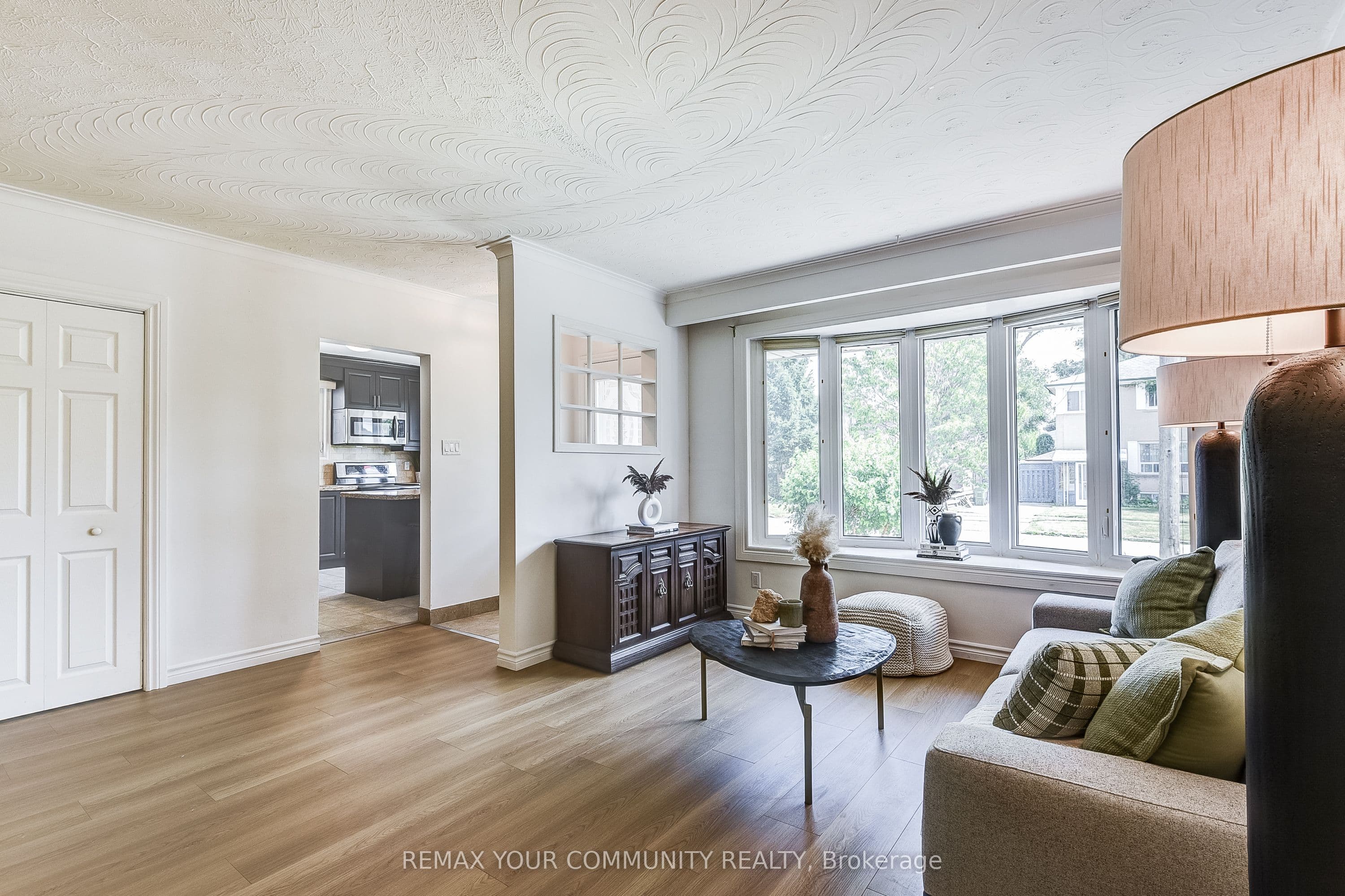53 Glory Crescent, Toronto, ON M1E 2B9