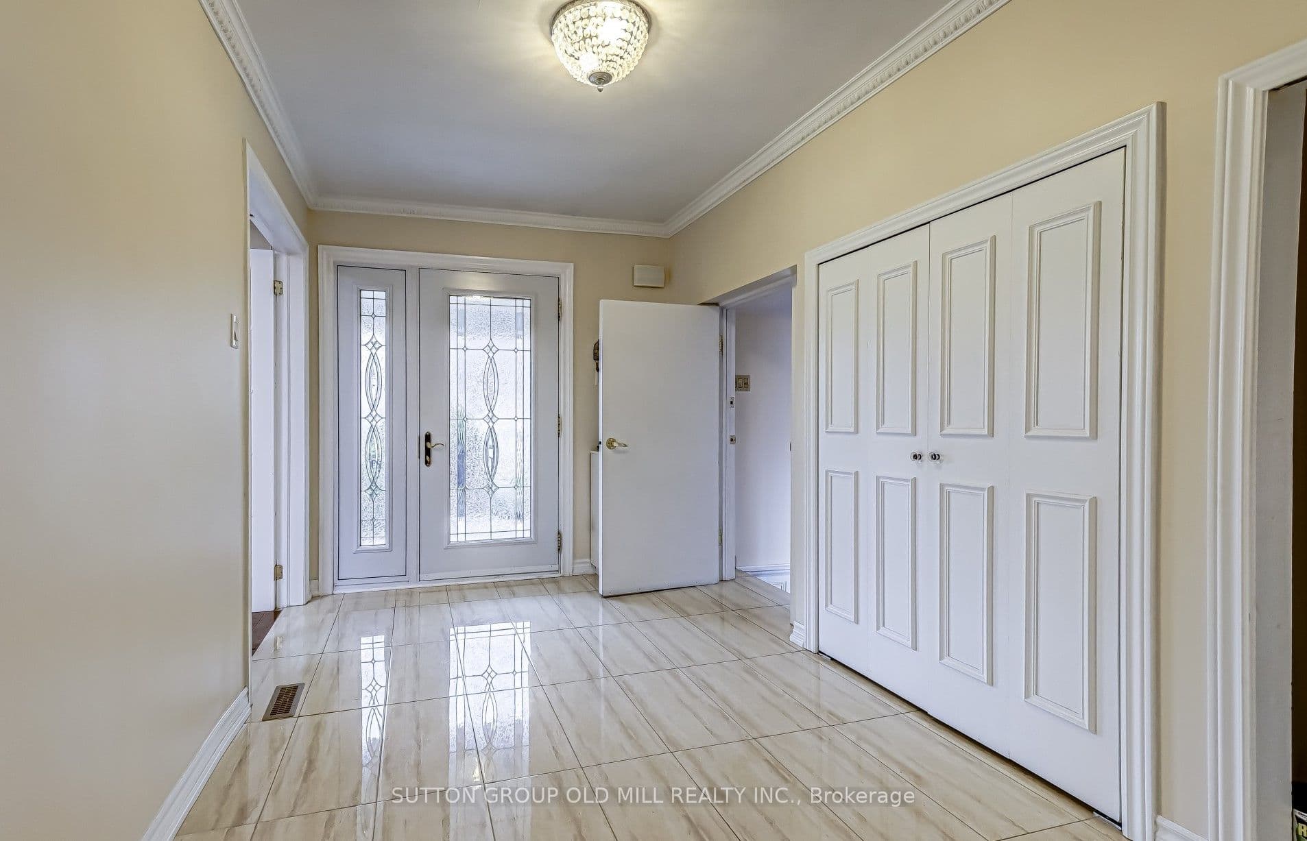 2 Leita Court, Toronto, ON M9A 4W2