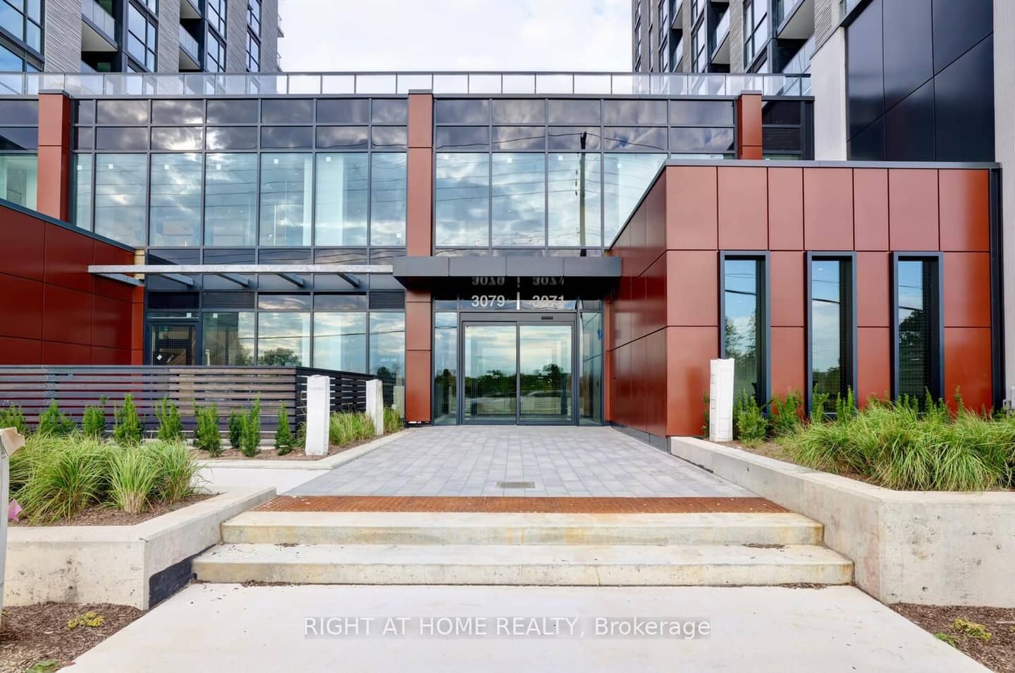 3071 Trafalgar Road 410, Oakville, ON L6H 8C6
