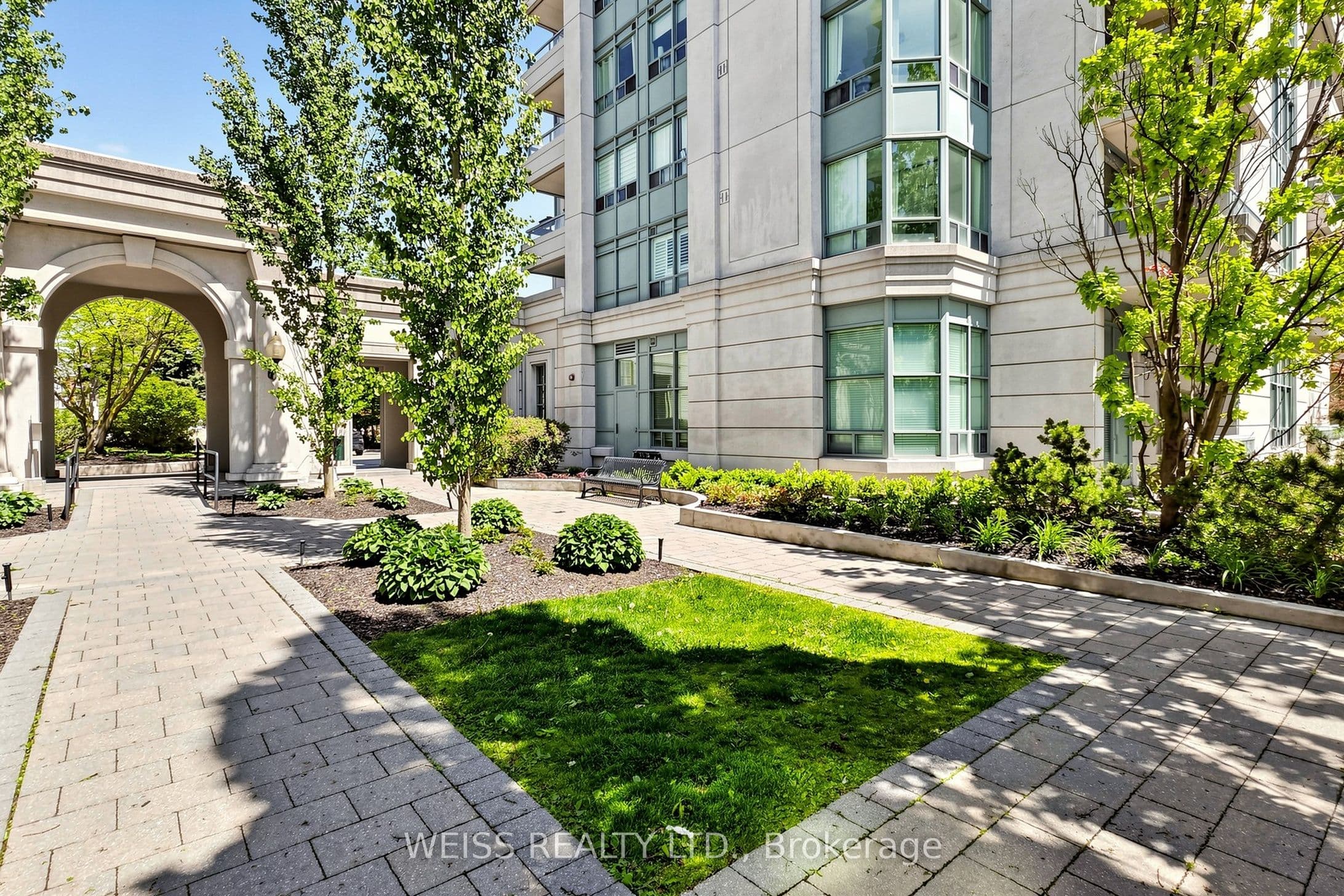 5 Emerald Lane 710, Vaughan, ON L4J 8P7
