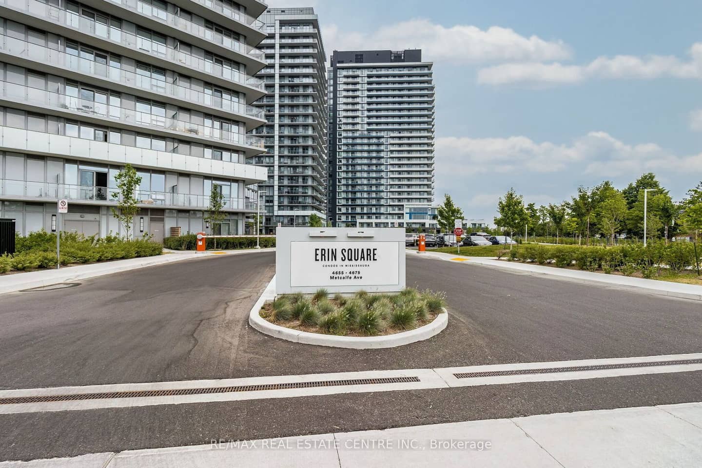 4675 Metcalfe Avenue 1906, Mississauga, ON L5M 0Z8