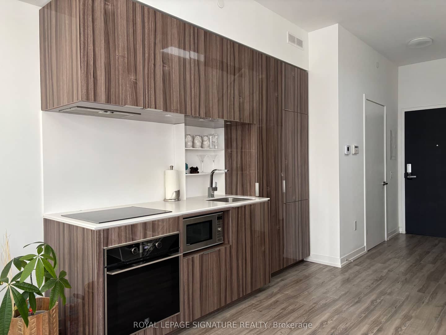 77 Shuter Street 721, Toronto, ON M5B 0B8