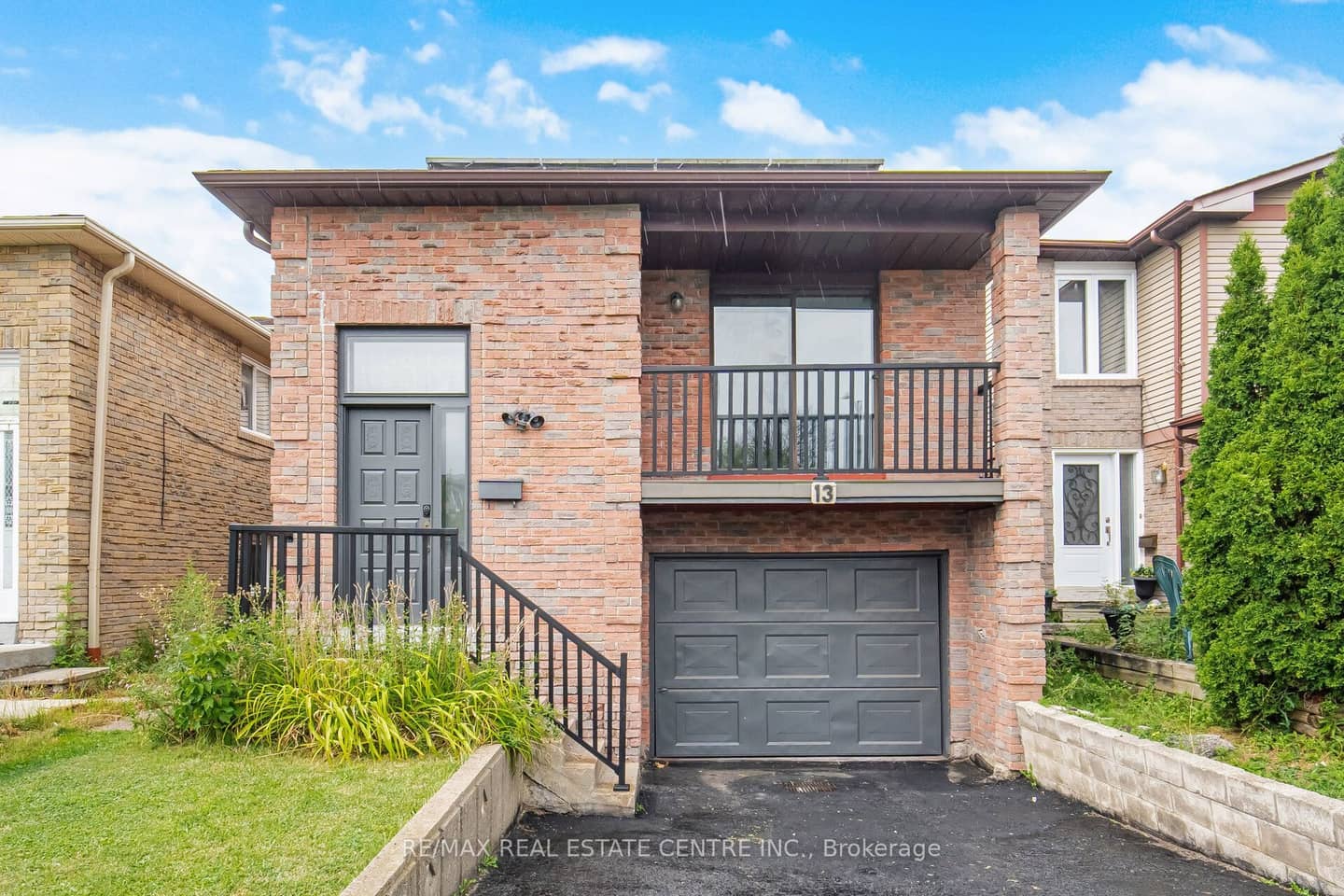 13 Dafoe Crescent, Brampton, ON L6Y 2L1