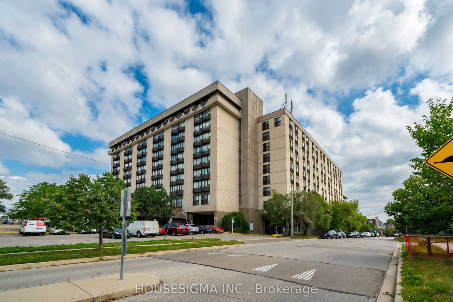 2737 Keele Street 312, Toronto, ON M3M 2E9