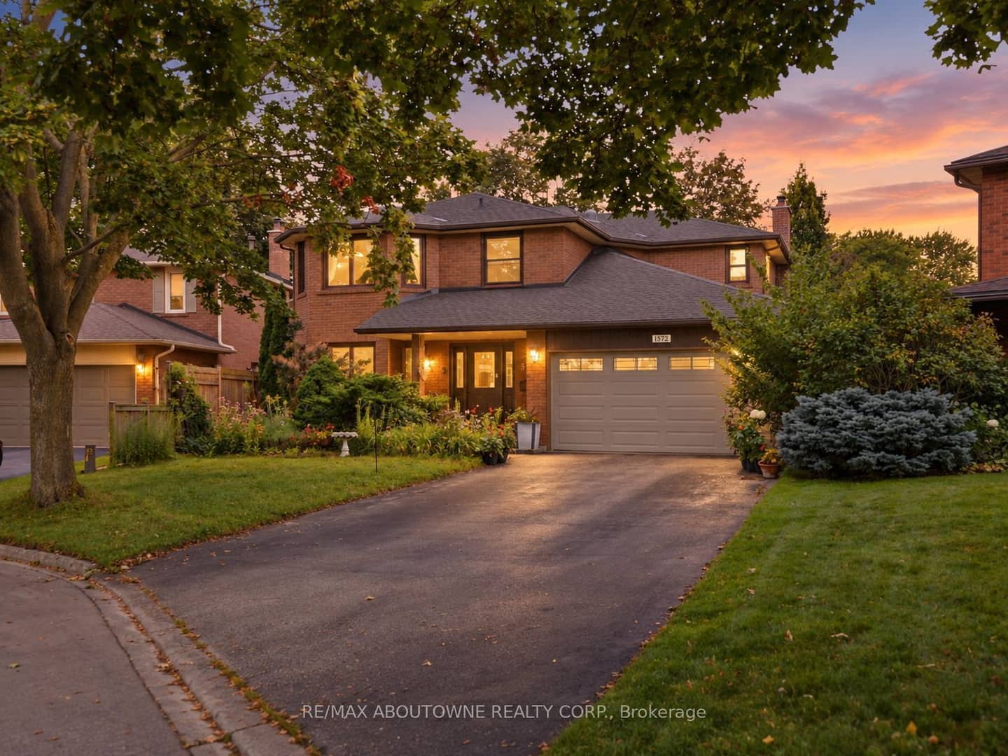 572 Harmony Avenue, Burlington, ON L7N 3S8