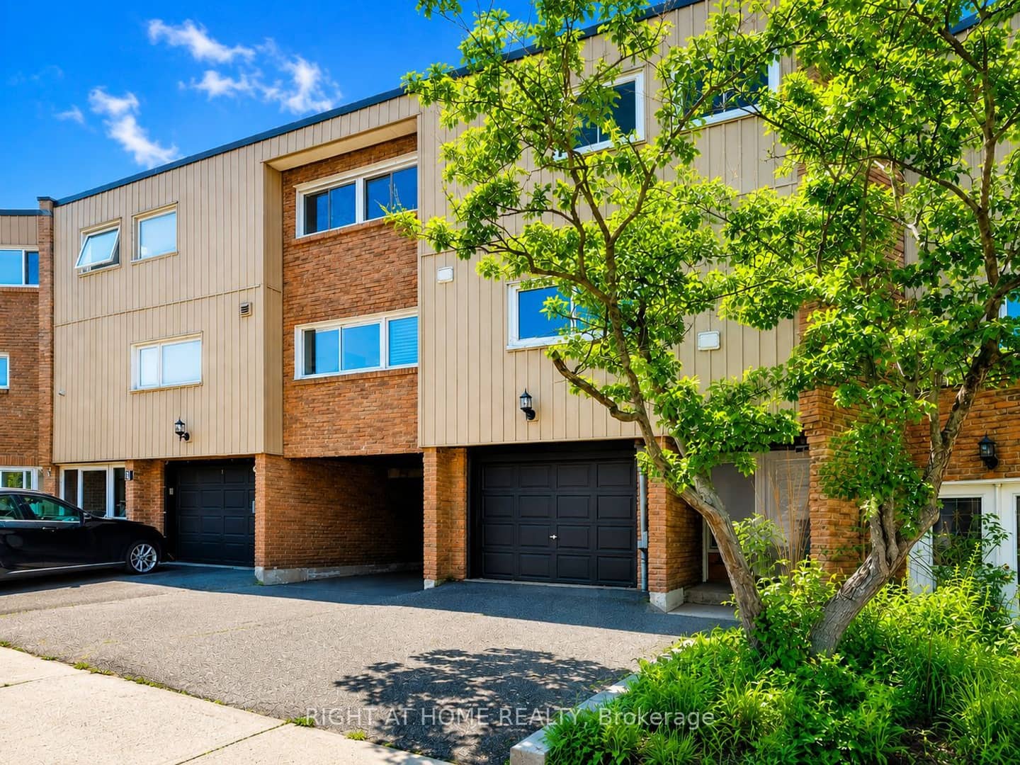 400 Bloor Street 6, Mississauga, ON L5A 3M8
