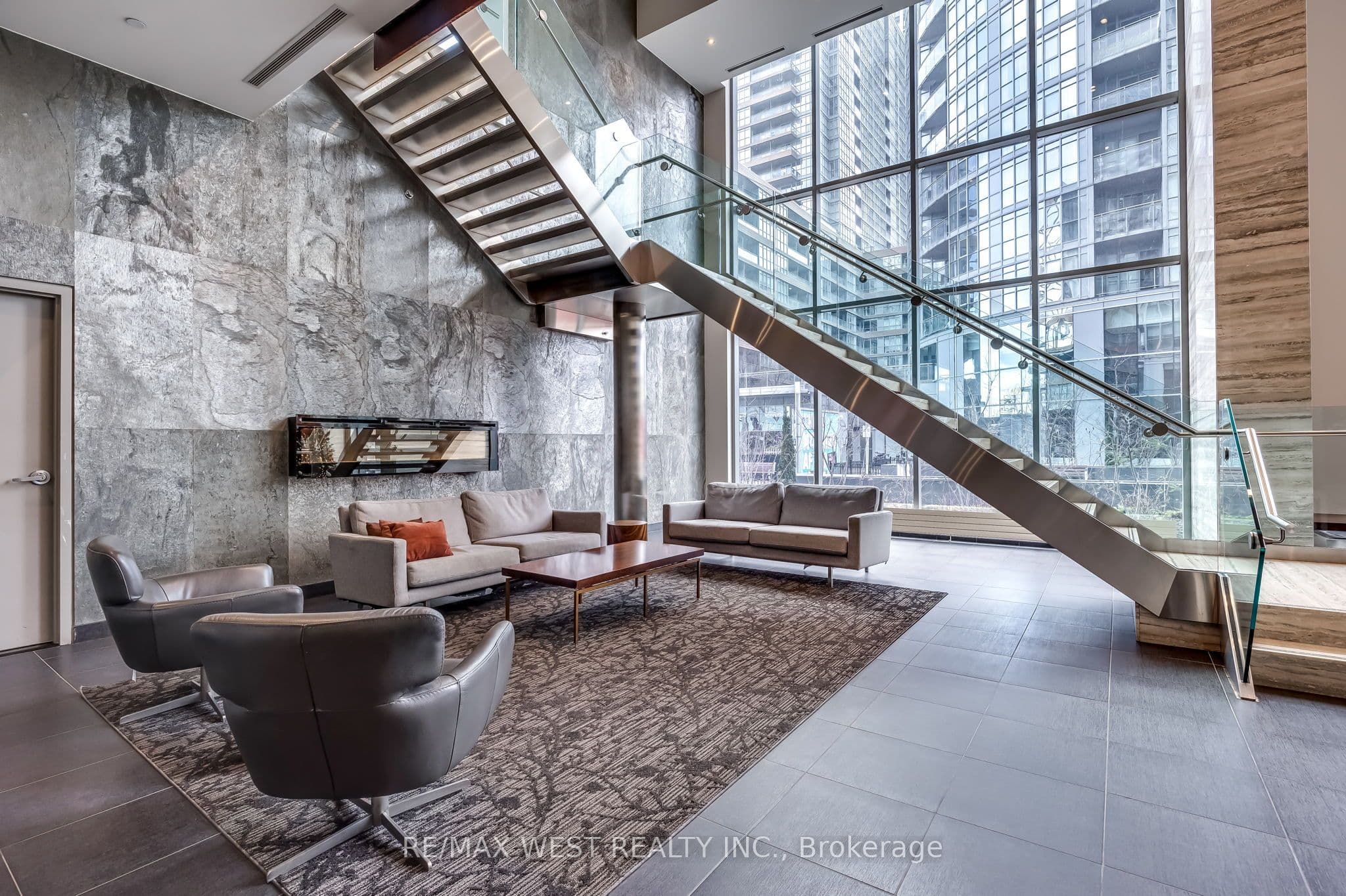 15 Iceboat Terrace 1106, Toronto, ON M5V 4A5