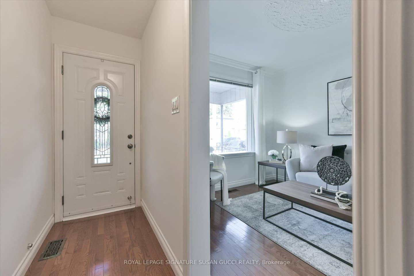 725 Sammon Avenue, Toronto, ON M4C 2E3