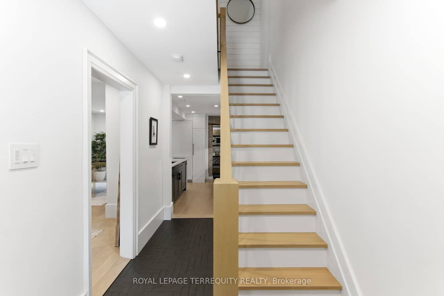 1775 Gerrard Street E, Toronto, ON M4L 2B3