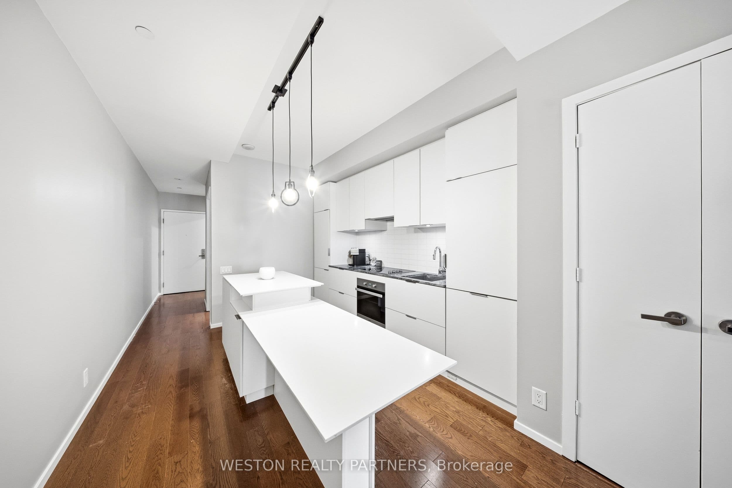 5 st joseph Street 208, Toronto, ON M4Y 0B6