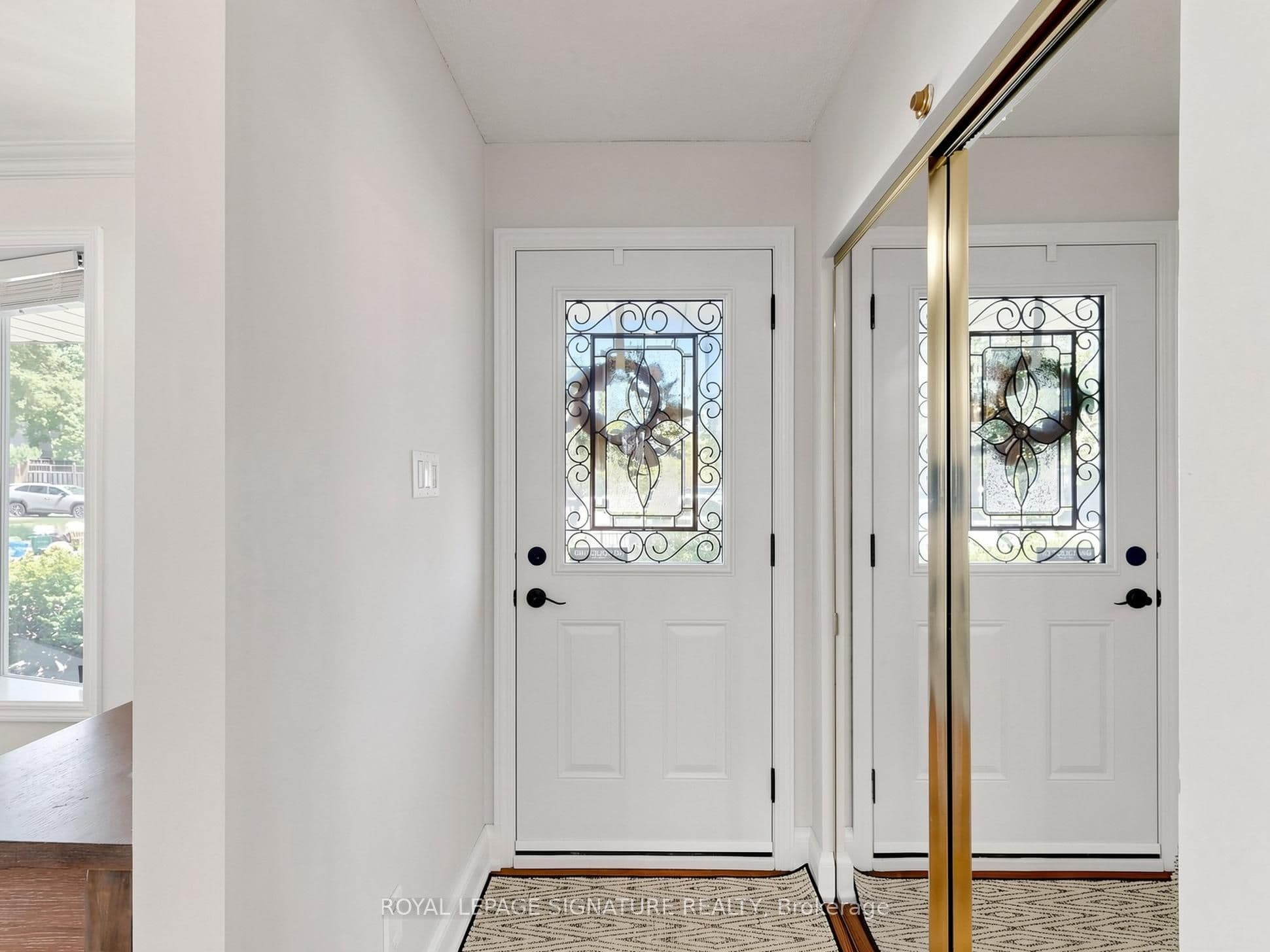 2094 Water's Edge Drive, Oakville, ON L6L 1A4