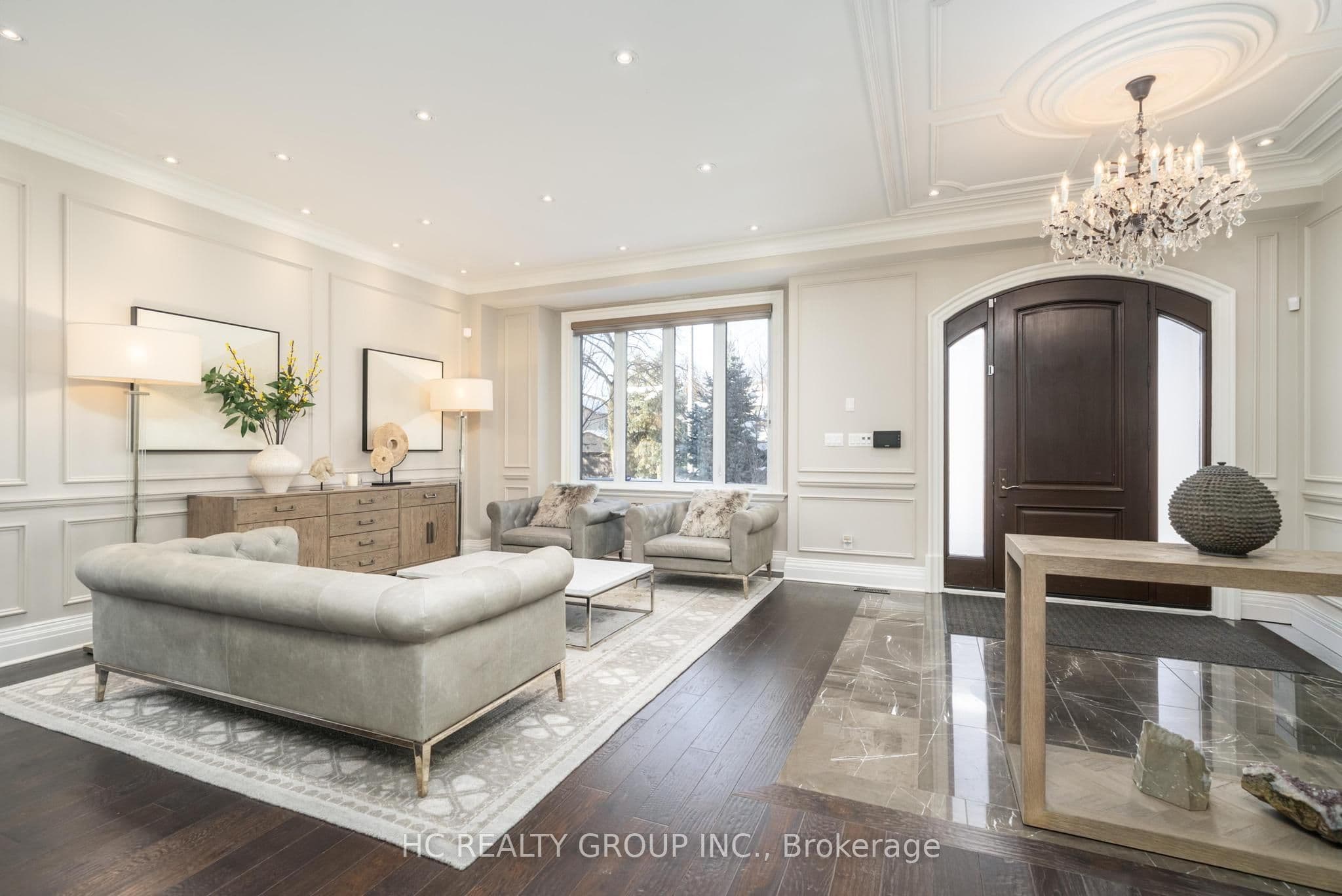 11 Chipstead Road, Toronto, ON M3B 3E5