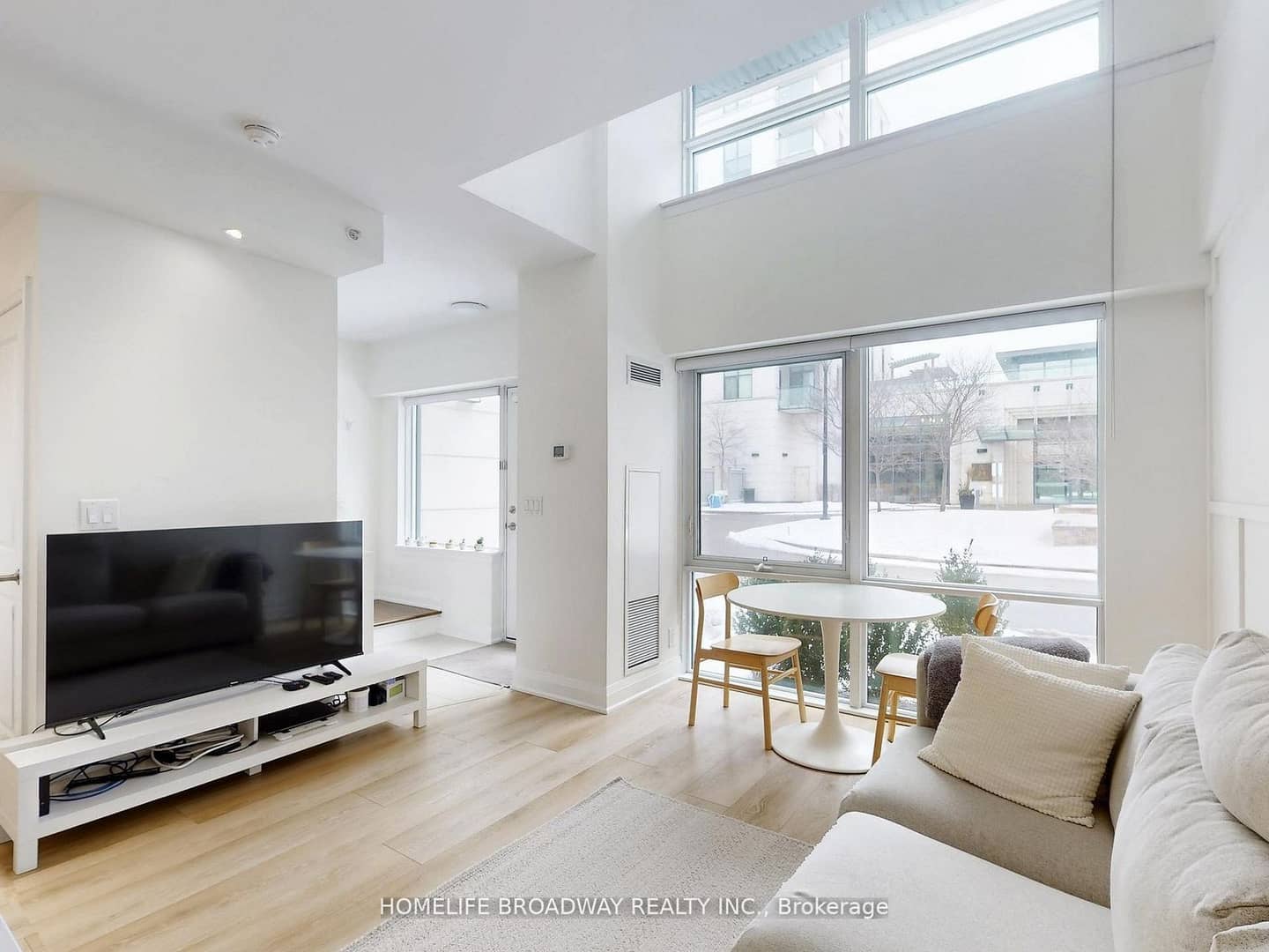 24 Woodstream Boulevard 112, Vaughan, ON L4L 8C4