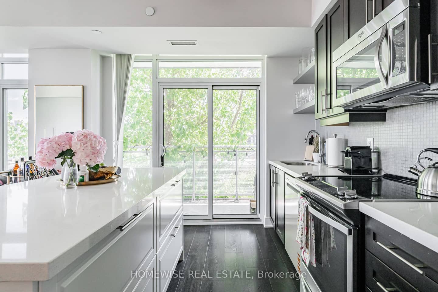 525 Adelaide Street W Lph12, Toronto, ON M5V 1T6