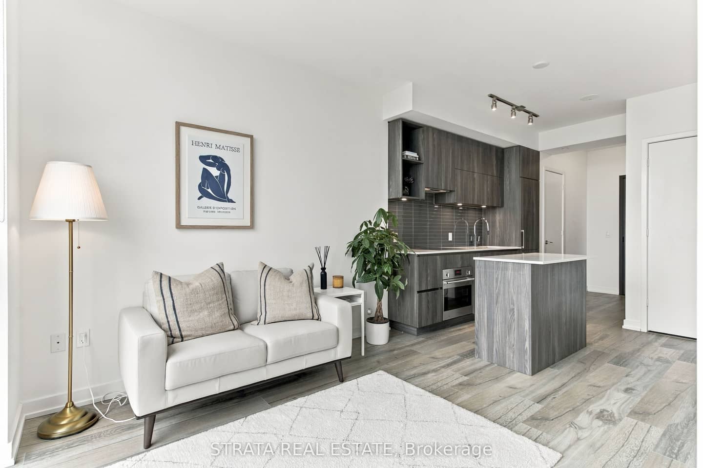 1 Yorkville Ave Avenue 4610, Toronto, ON M4W 1L1