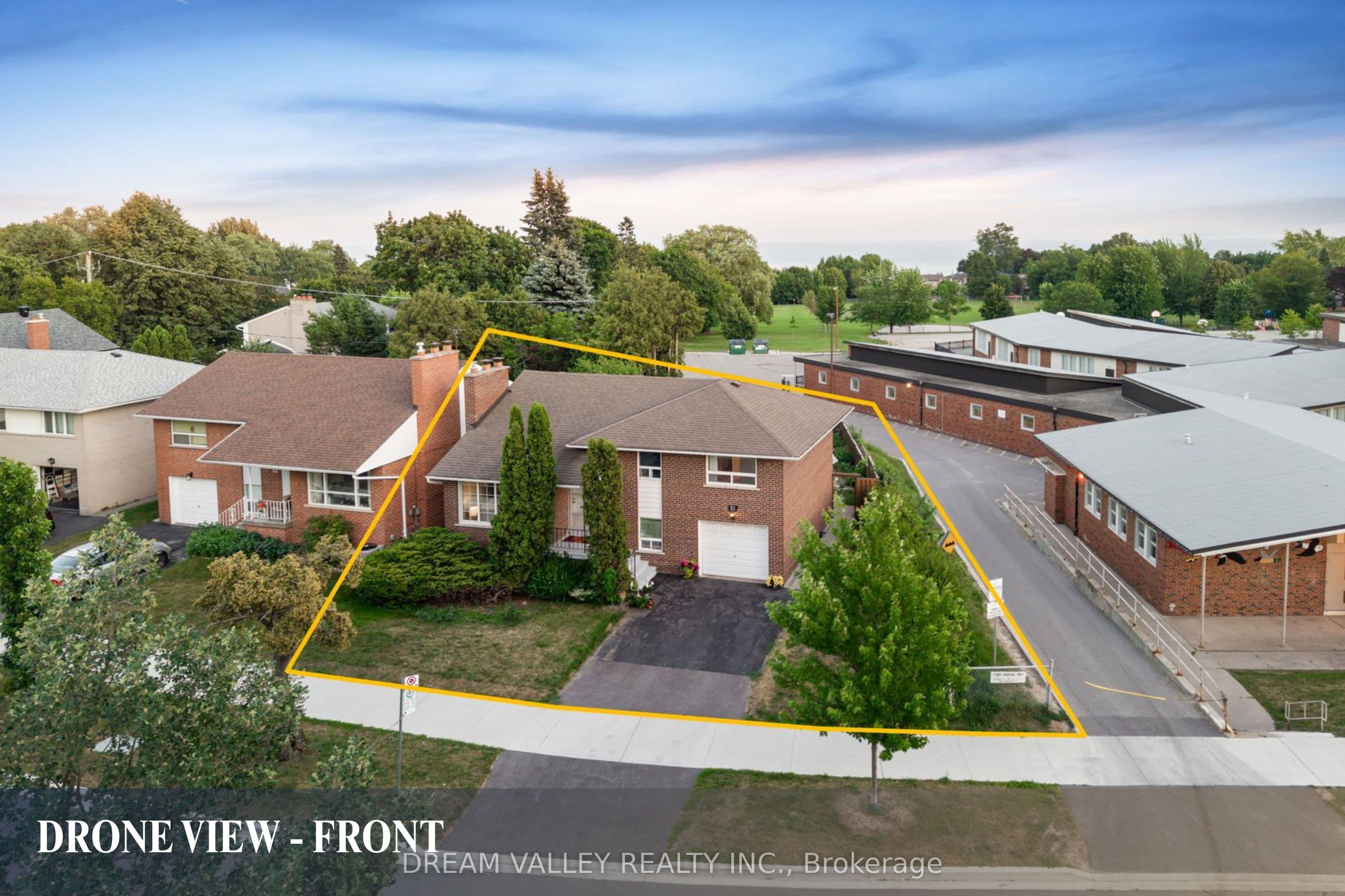 51 Sloley Road Main, Toronto, ON M1M 1C7