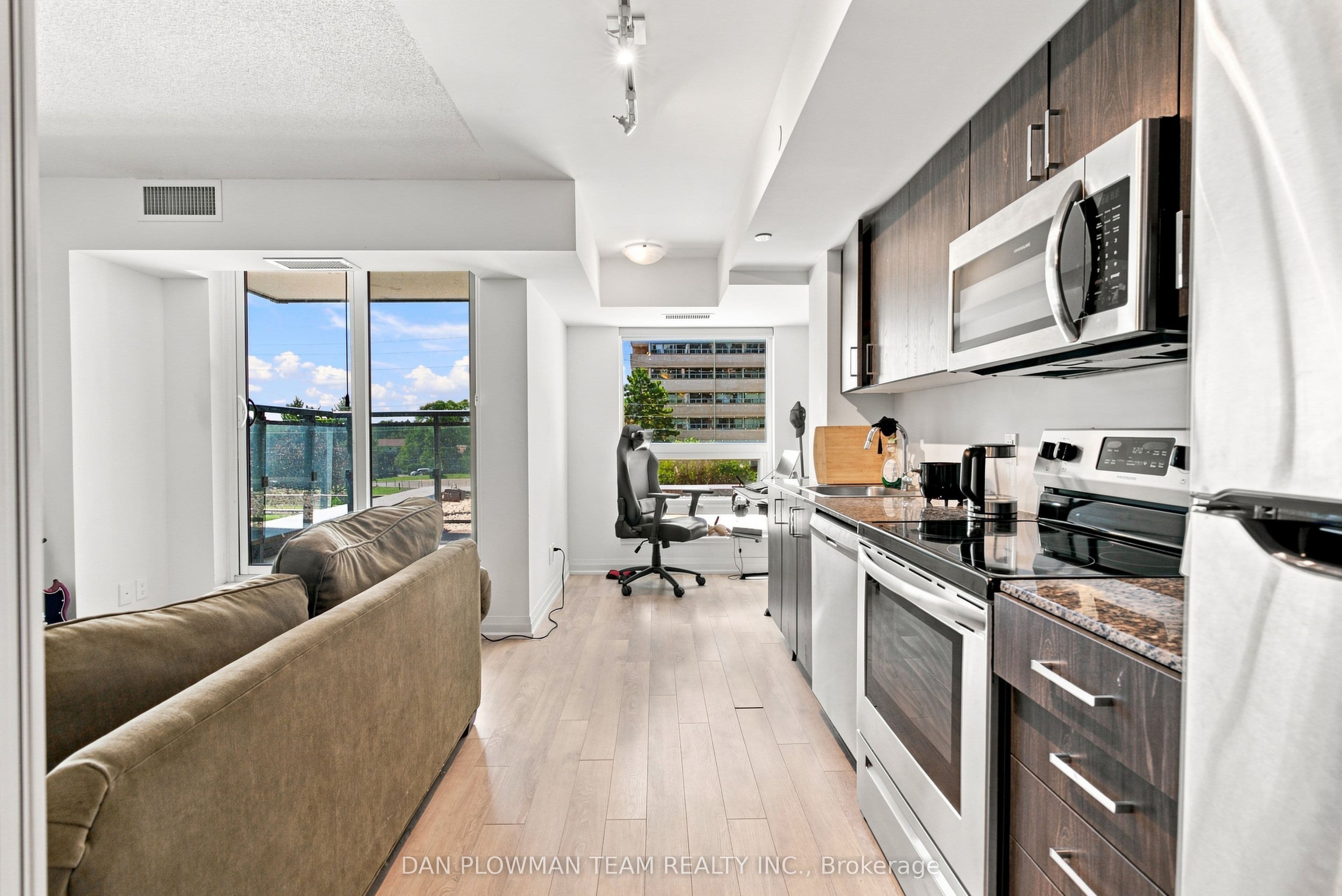 20 Meadowglen Place 227, Toronto, ON M1H 2Y5