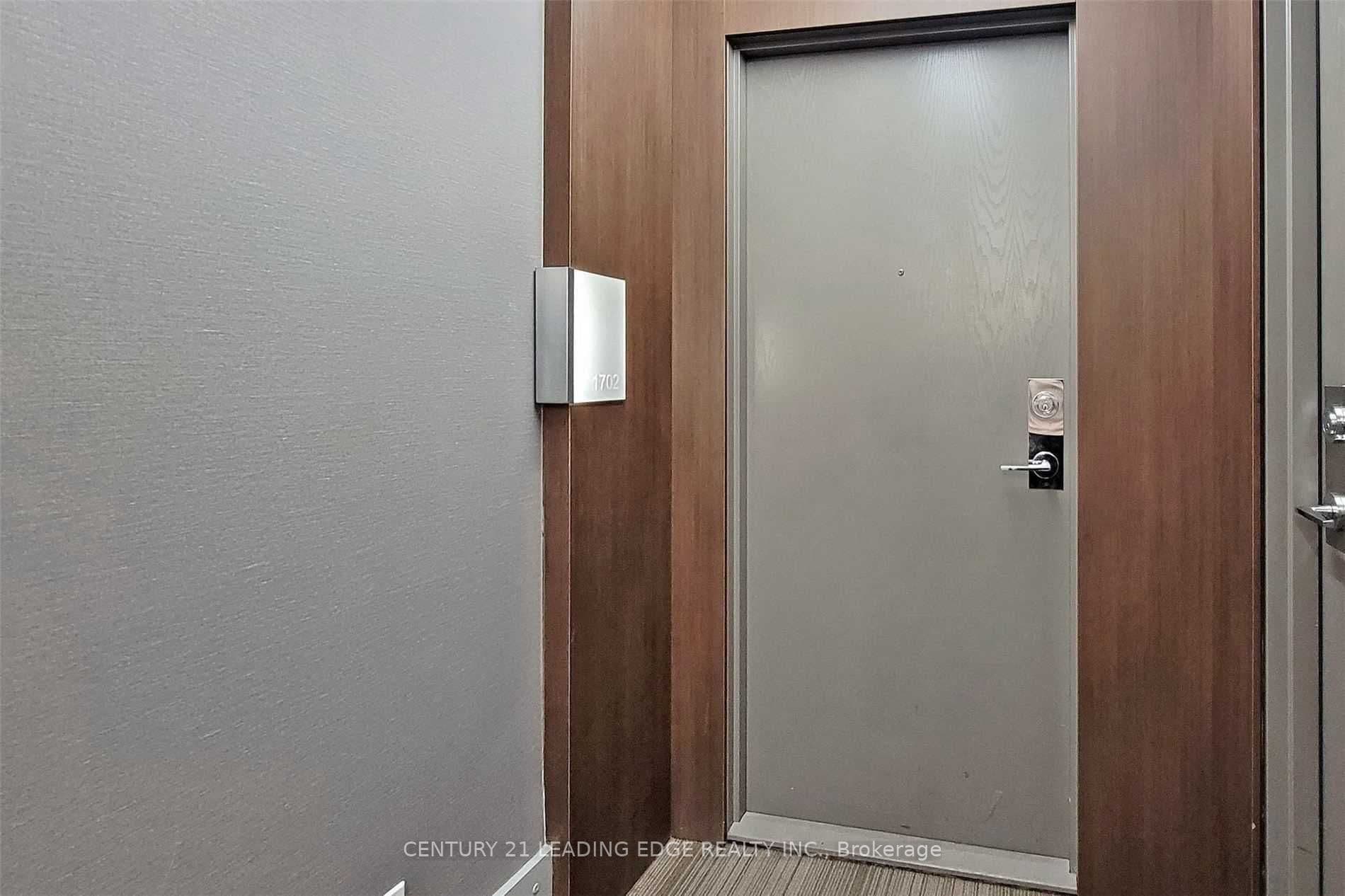21 Widmer Street 1702, Toronto, ON M5V 0B8