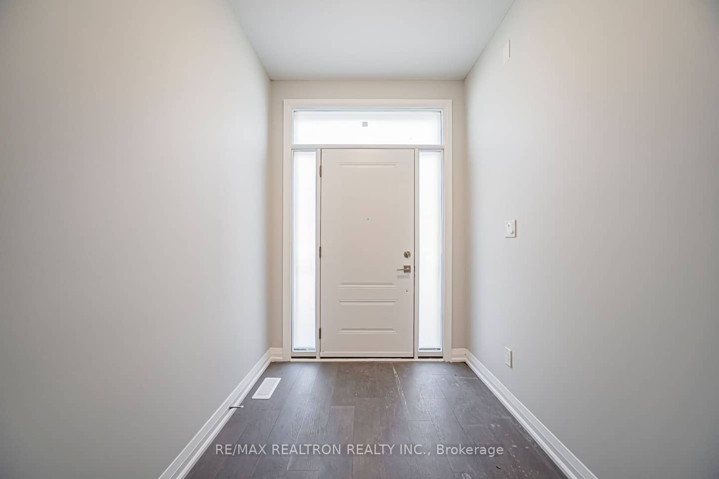 260 Eagle Street 22, Newmarket, ON L3Y 1K1
