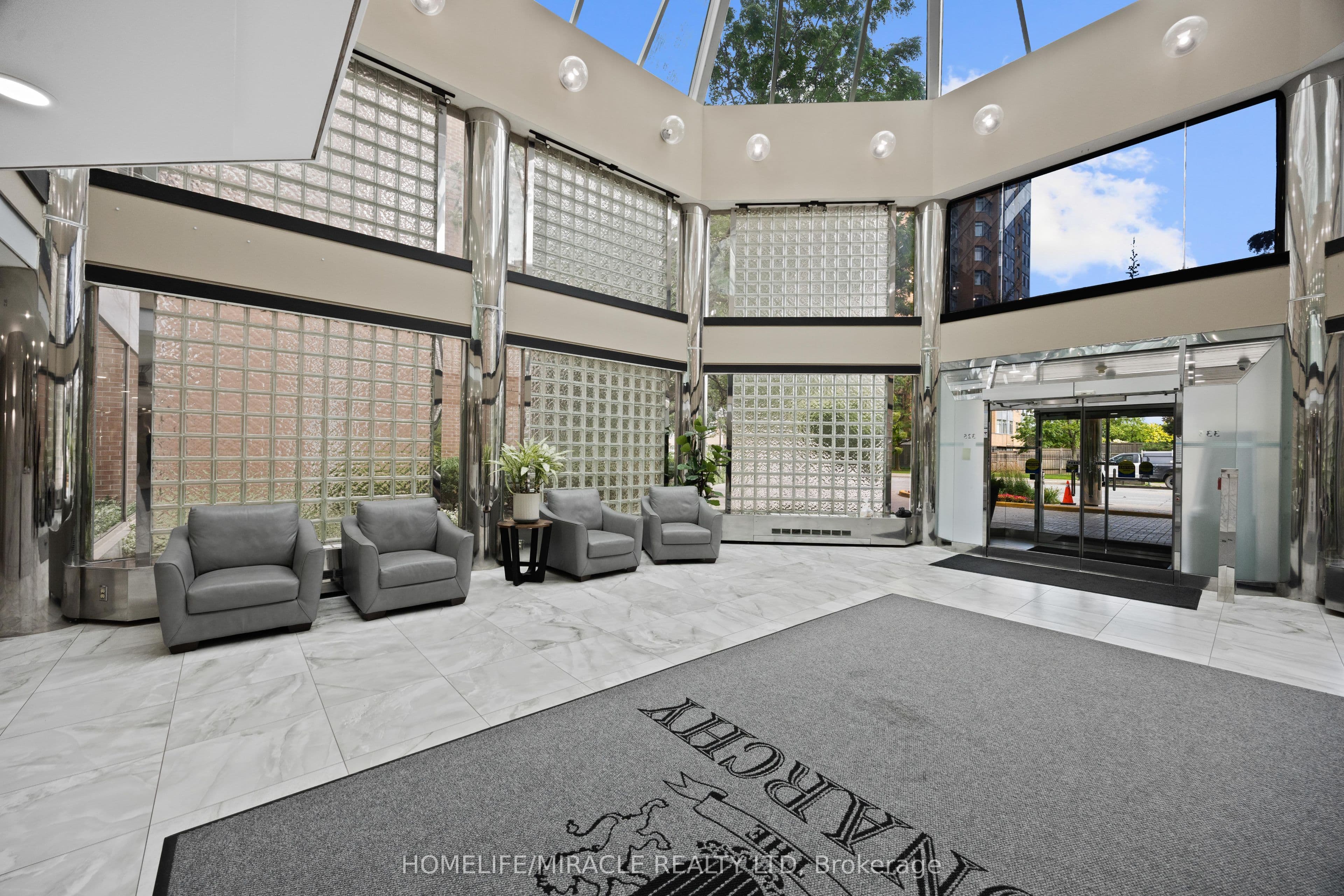 325 Webb Drive 406, Mississauga, ON L5B 3Z9