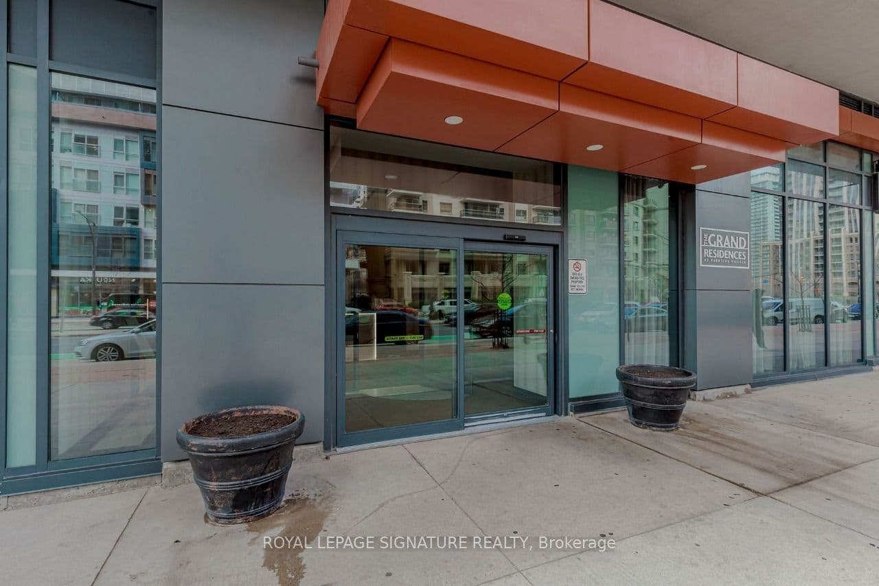 4070 Confederation Parkway 2109, Mississauga, ON L5B 0E9