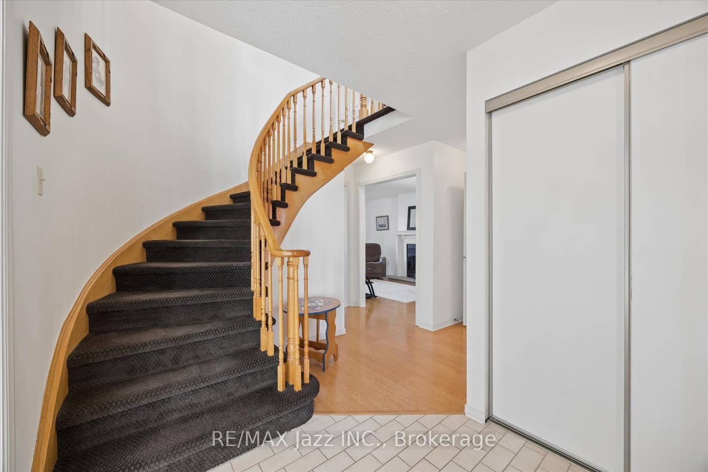 894 Grandview Street N, Oshawa, ON L1K 2E3