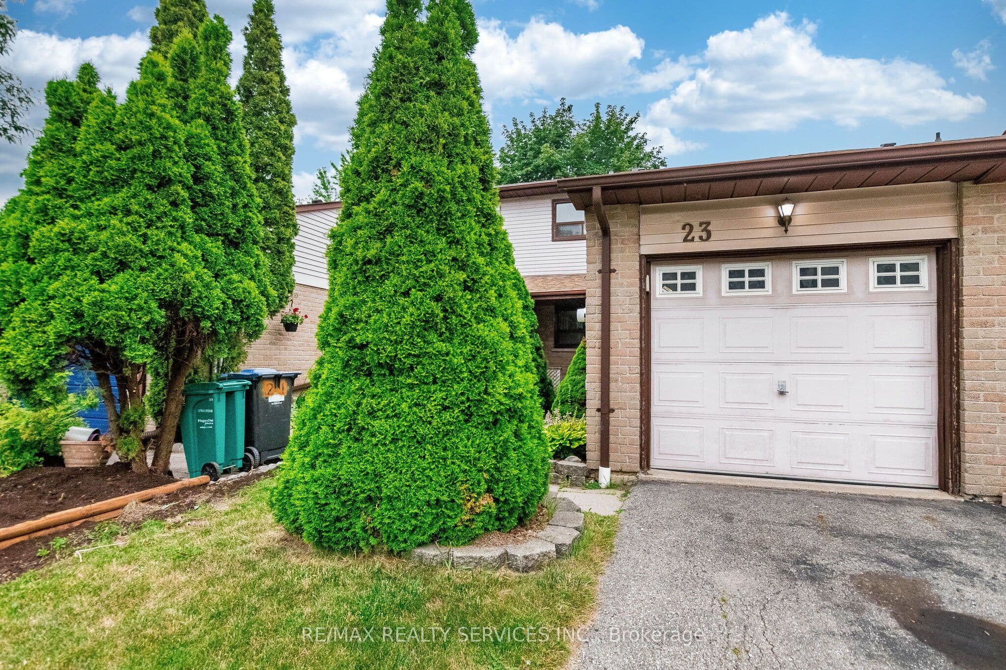 23 Scottsdale Court, Brampton, ON L6W 3R8