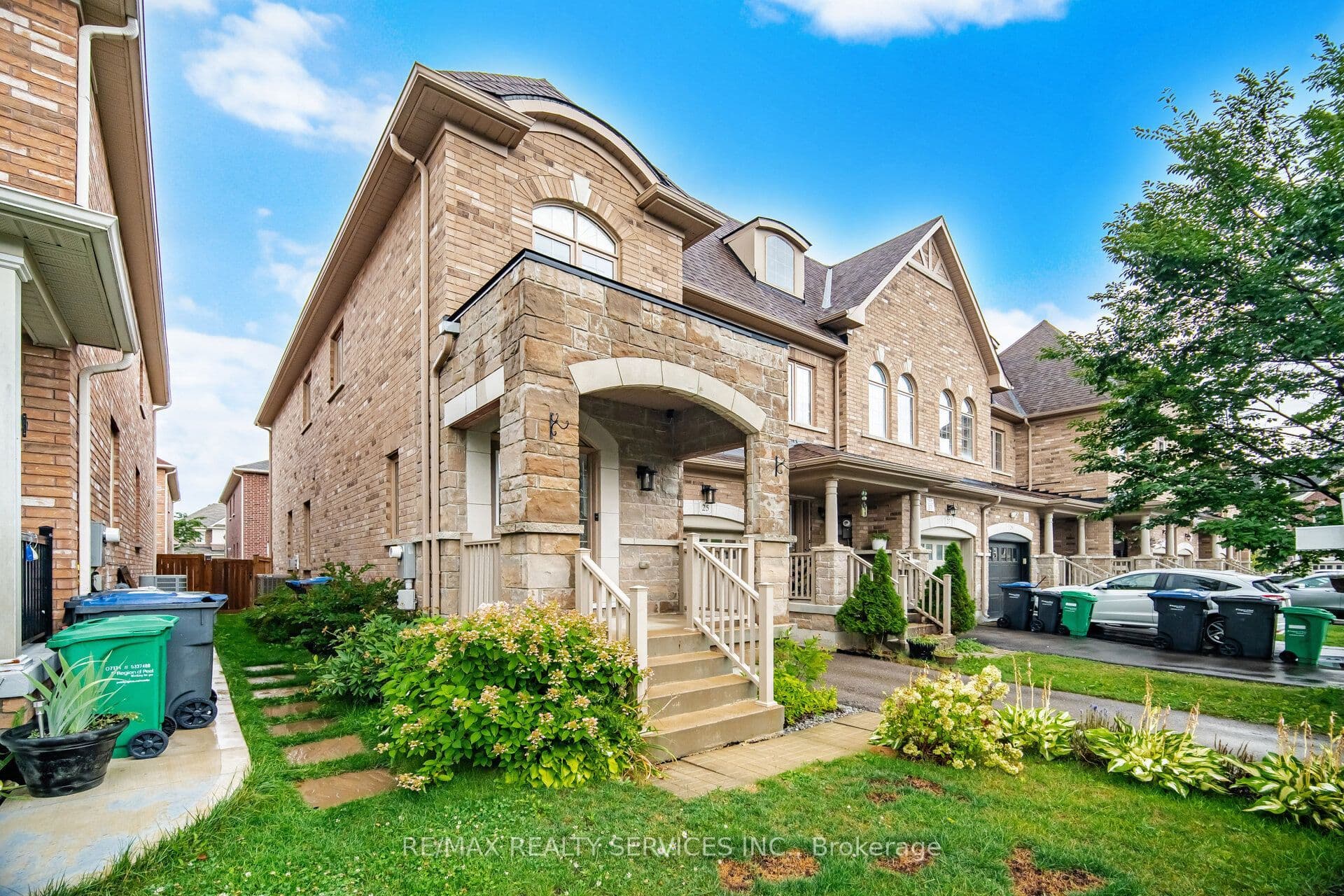 25 YATELY Street, Brampton, ON L7A 4R9