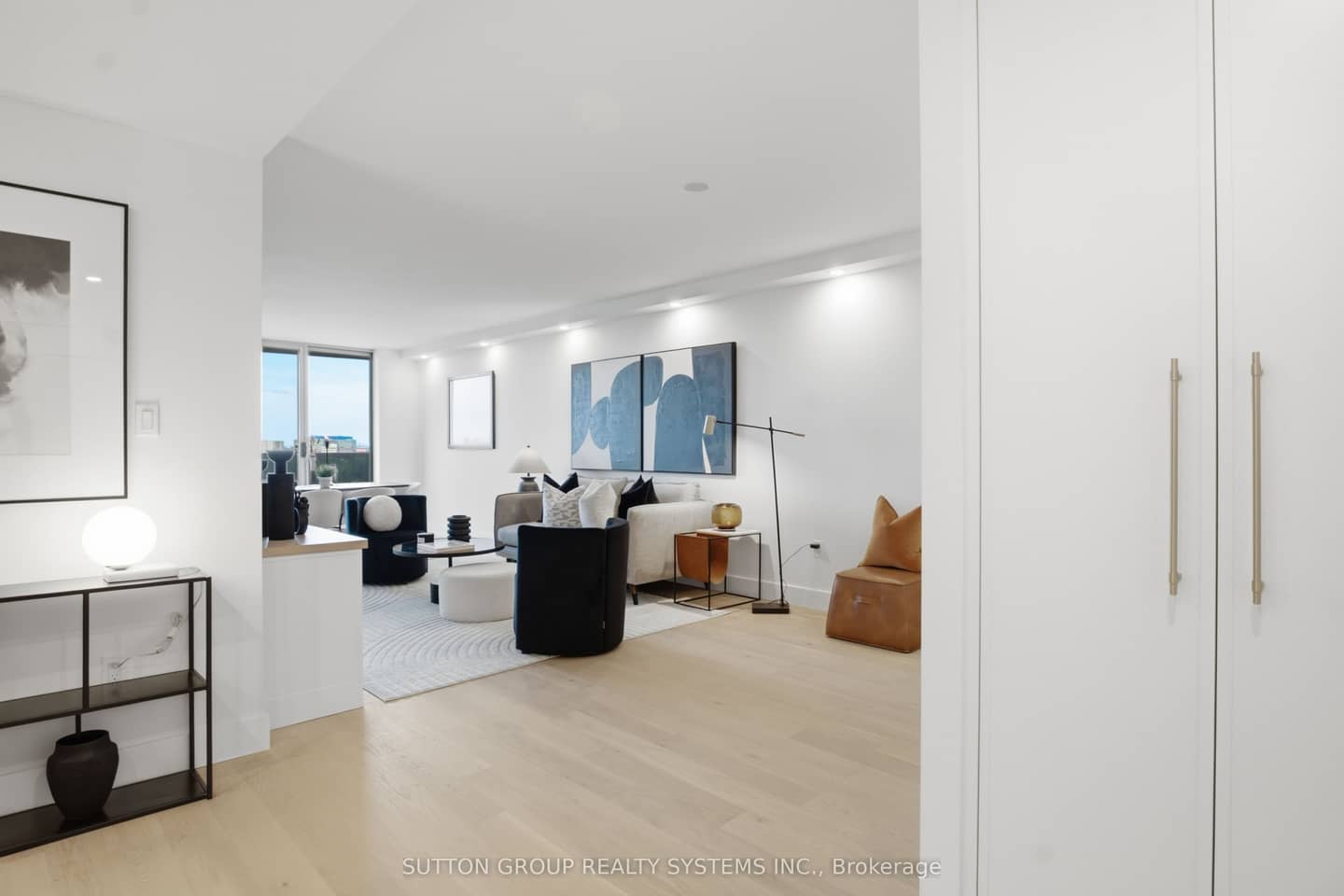 812 Burnhamthorpe Road 1504, Toronto, ON M9C 4W1