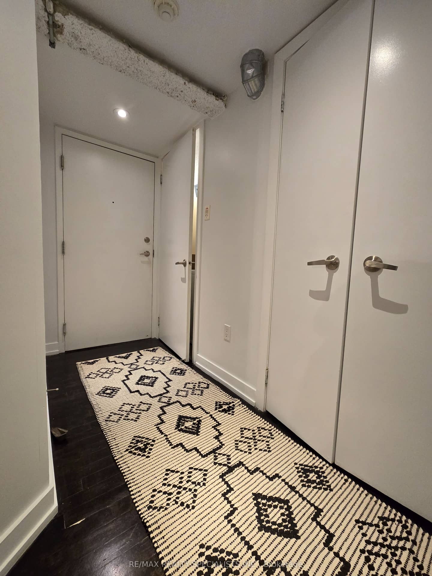 1100 Lansdowne Avenue 201, Toronto, ON M6H 4K1