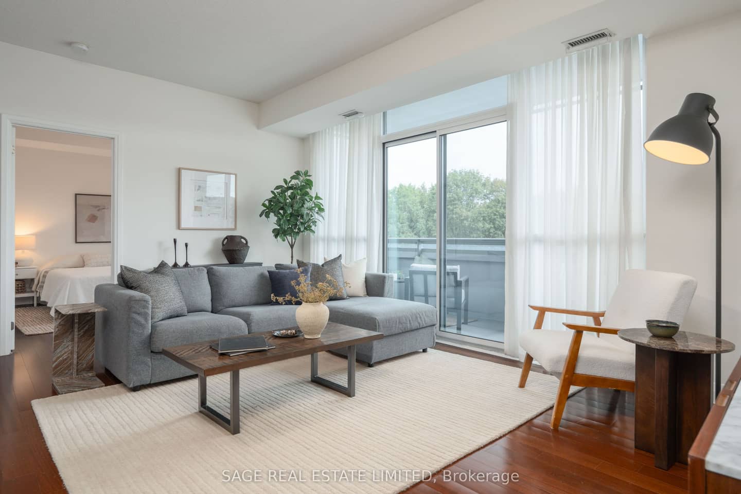 1 Hurontario Street 202, Mississauga, ON L5G 0A3