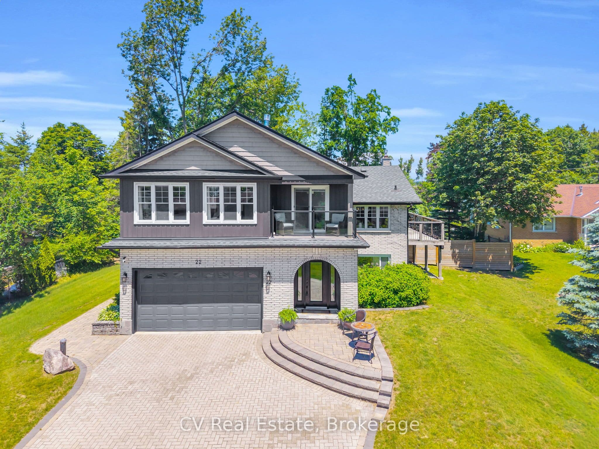 22 Baycrest Drive, Barrie, ON L4M 7C7