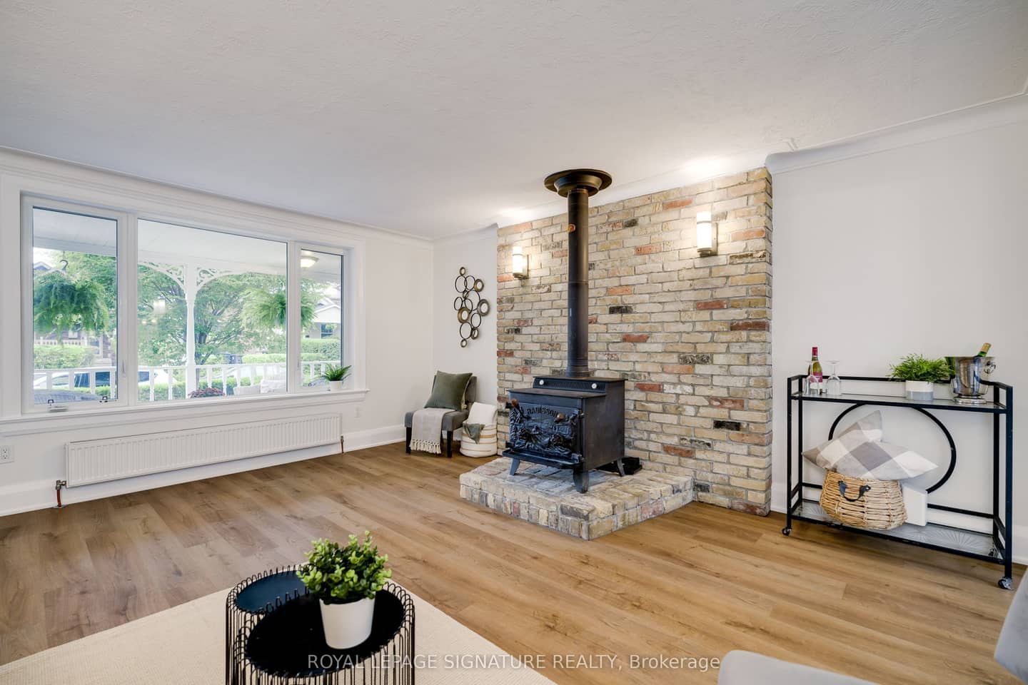 14 Sutherland Avenue, Toronto, ON M4C 1R9