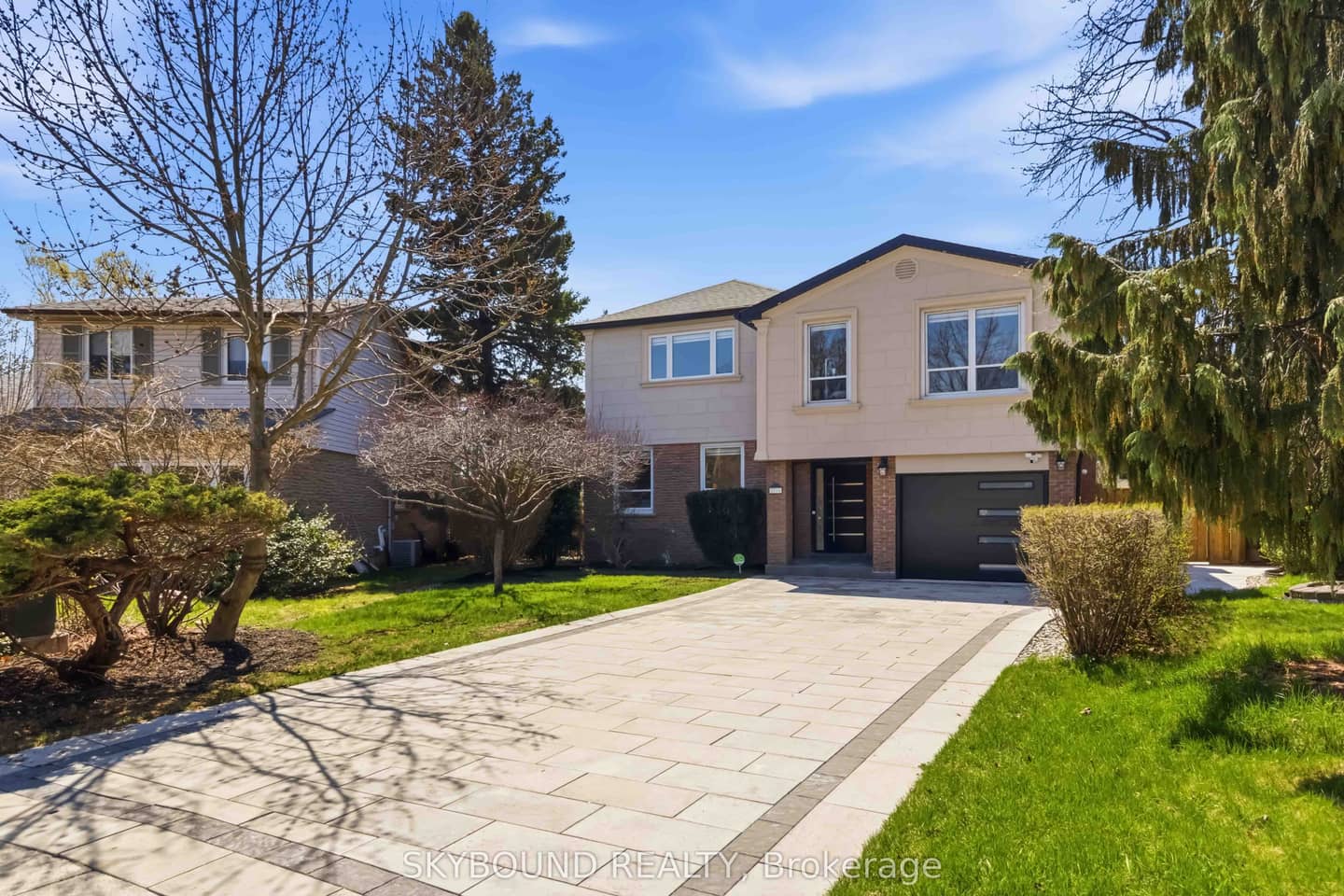 2711 Spruce Needle Court, Mississauga, ON L5L 1N2