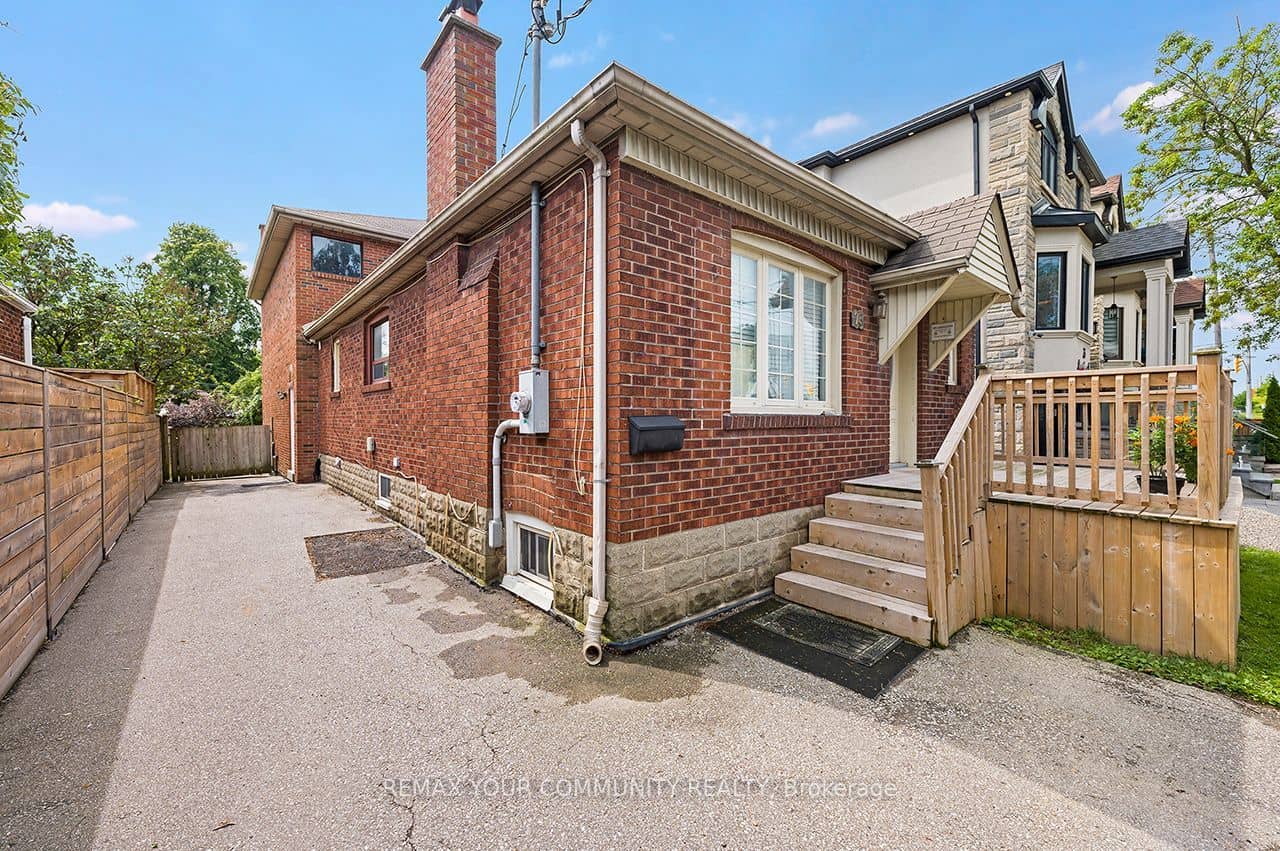 73 Struthers Street, Toronto, ON M8V 1Y2