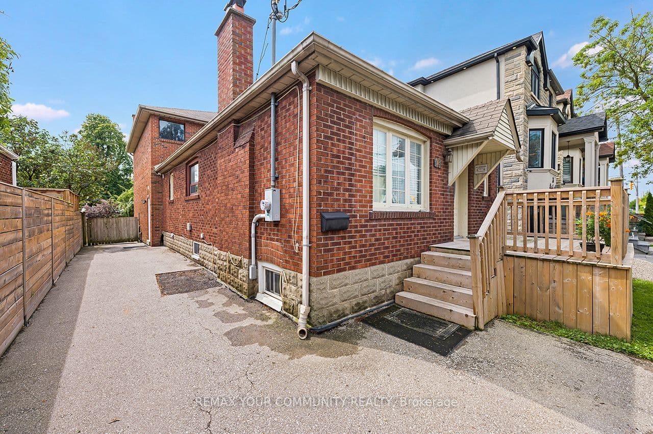 73 Struthers Street, Toronto, ON M8V 1Y2