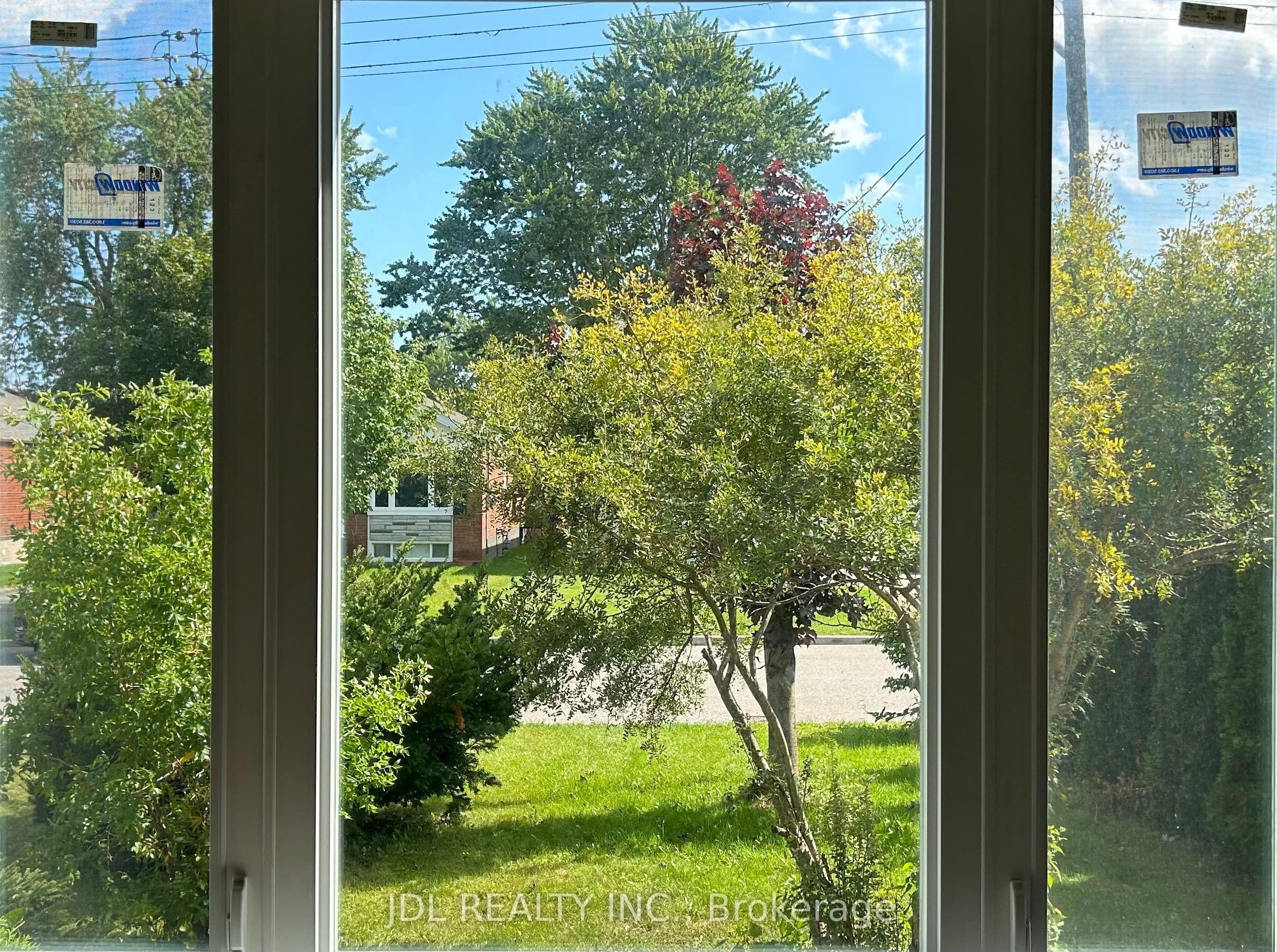 8 Highwood Ave Avenue Three-Bedroom Main Floor, Toronto, ON M1R 2E4