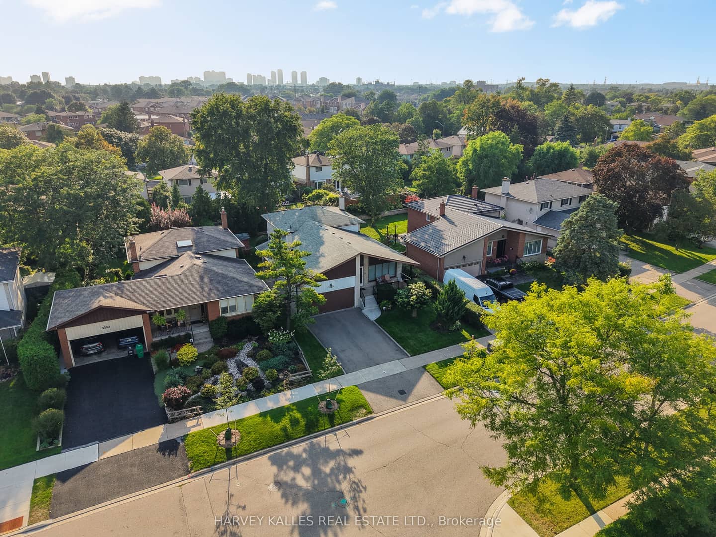 3594 Autumn Harvest Drive, Mississauga, ON L4Y 3S1