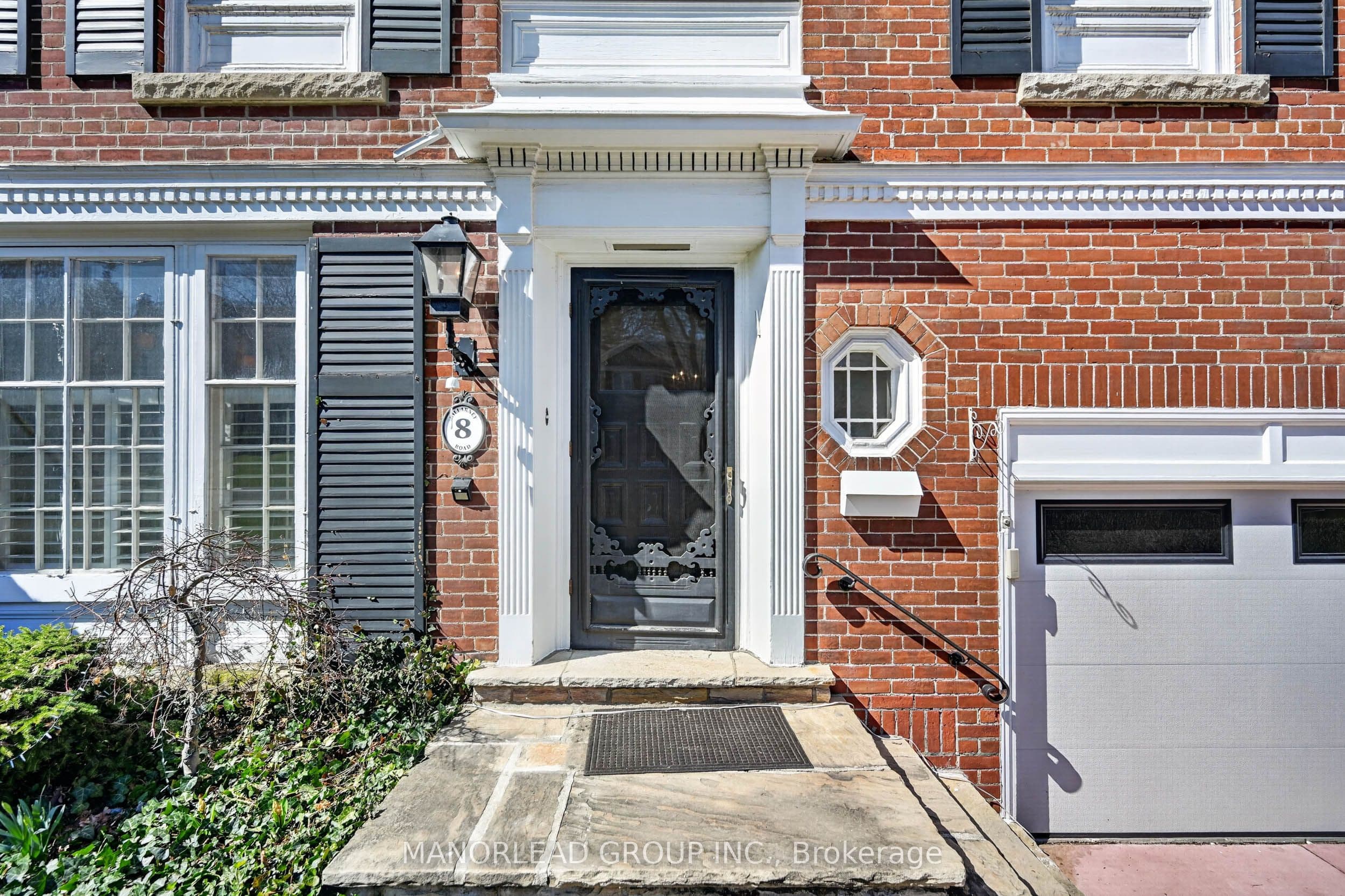 8 Killarney Road, Toronto, ON M5P 1L8
