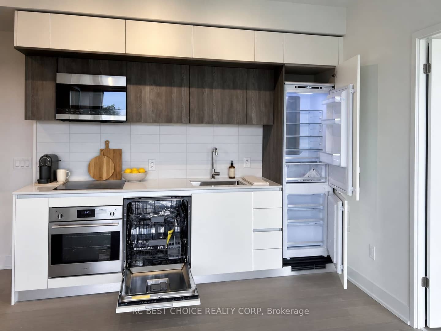 322 Dupont Street 503, Toronto, ON M5R 0E3