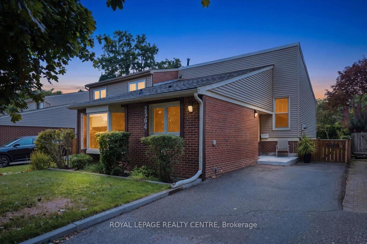 2564 Mainroyal Street, Mississauga, ON L5L 1C9