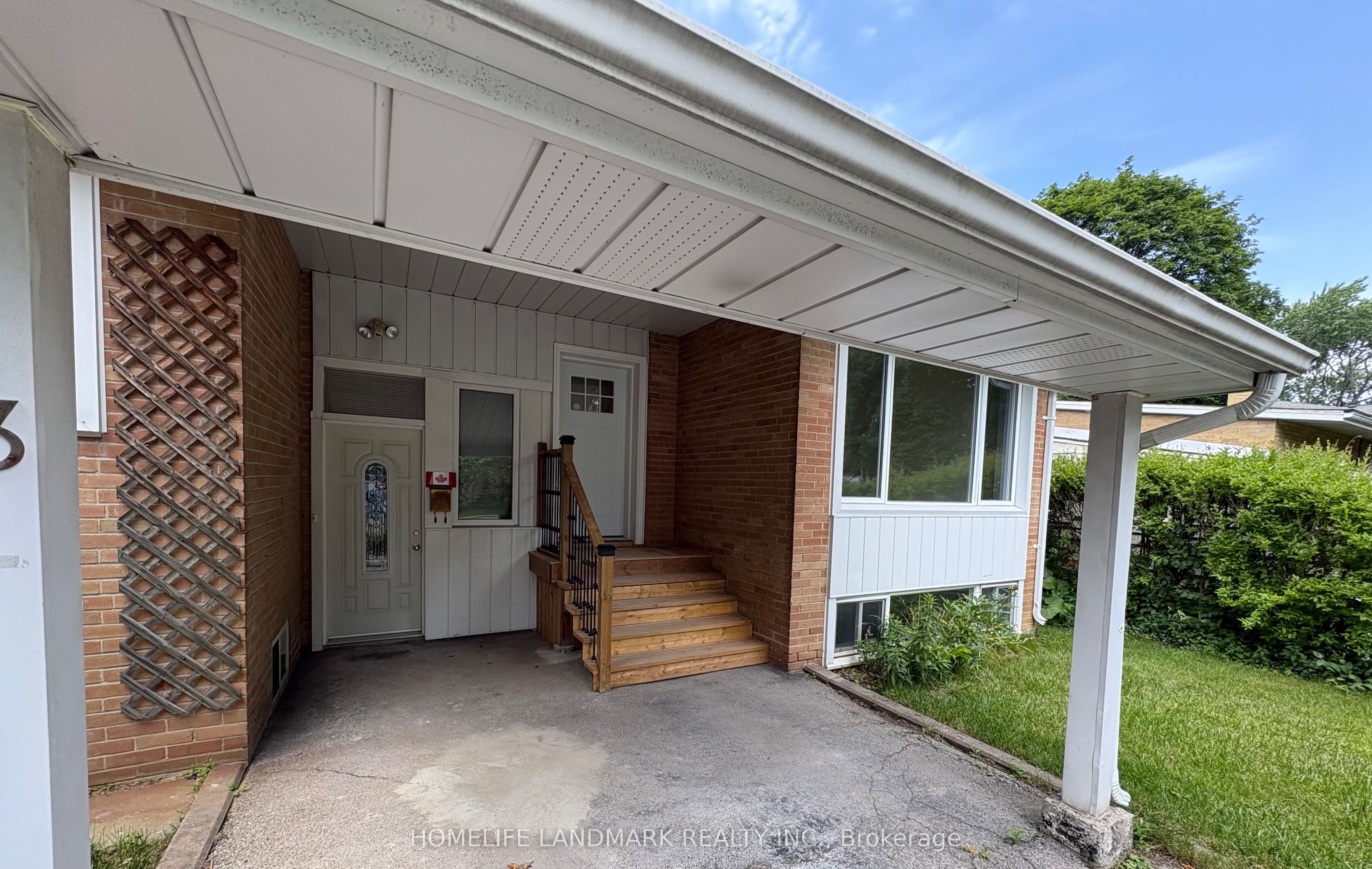 73 Berkinshaw Crescent, Toronto, ON M3B 2T1