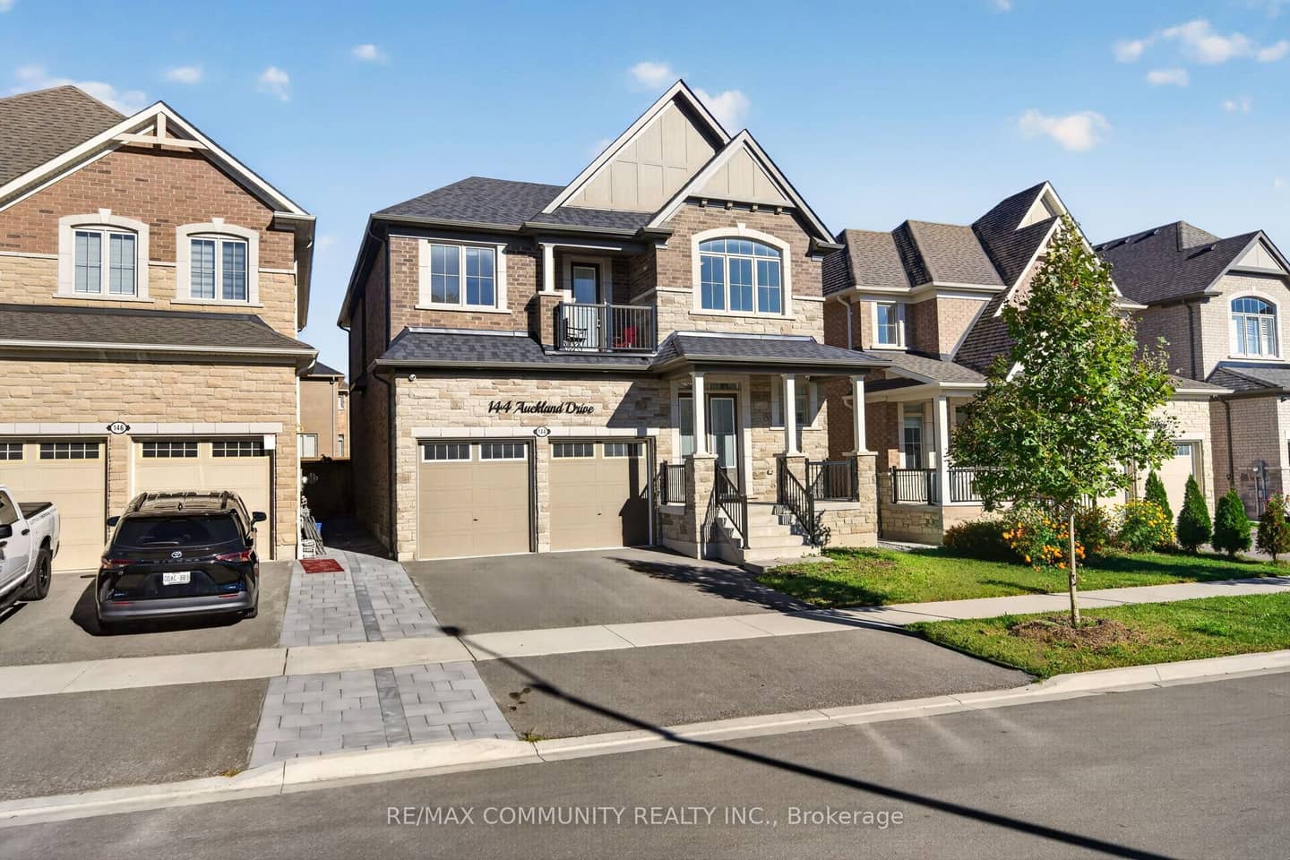 144 Auckland Drive, Whitby, ON L1P 0J2